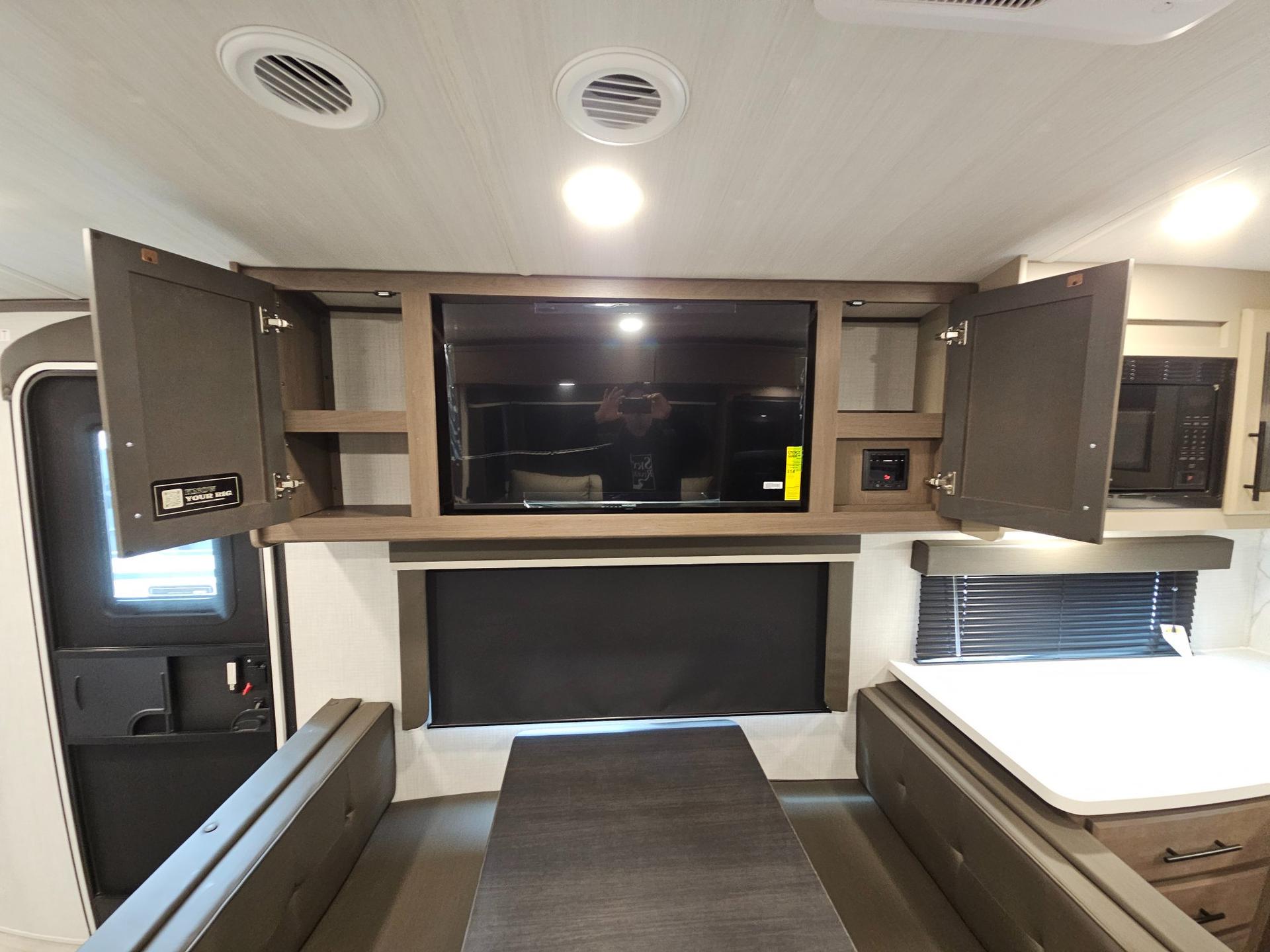 2026 Keystone RV 2026 Keystone RV Cougar Half-Ton - thumbnail 10