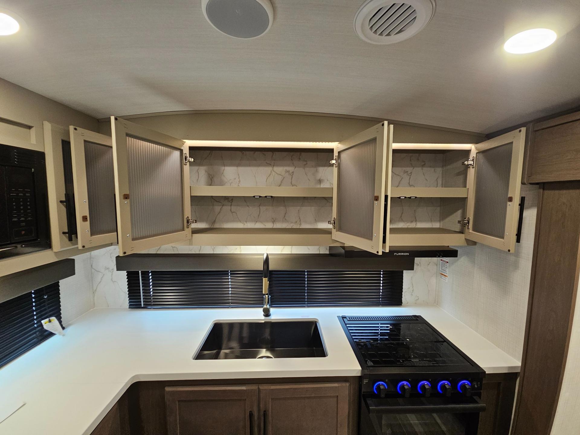 2026 Keystone RV 2026 Keystone RV Cougar Half-Ton - thumbnail 16