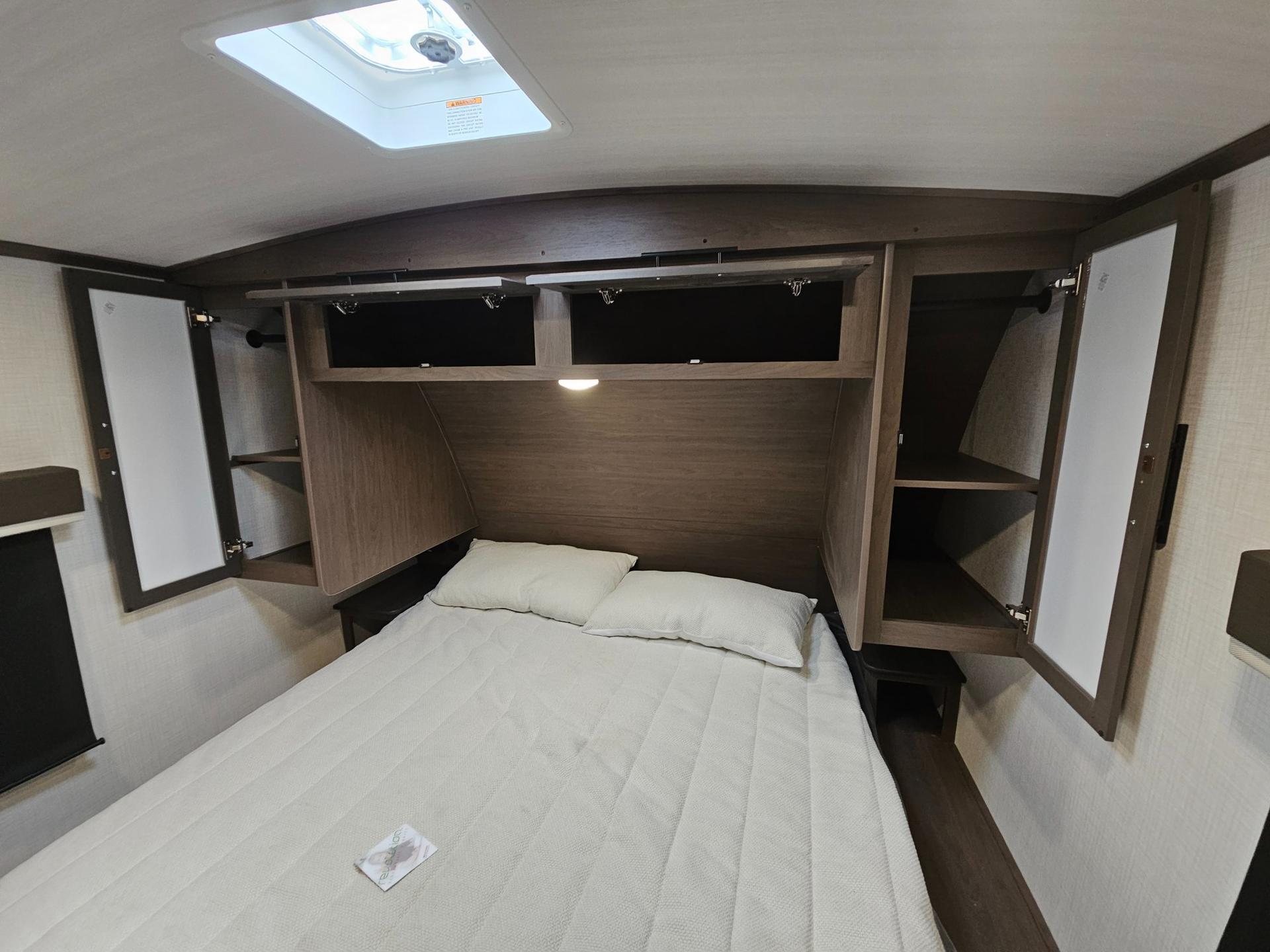 2026 Keystone RV 2026 Keystone RV Cougar Half-Ton - thumbnail 33