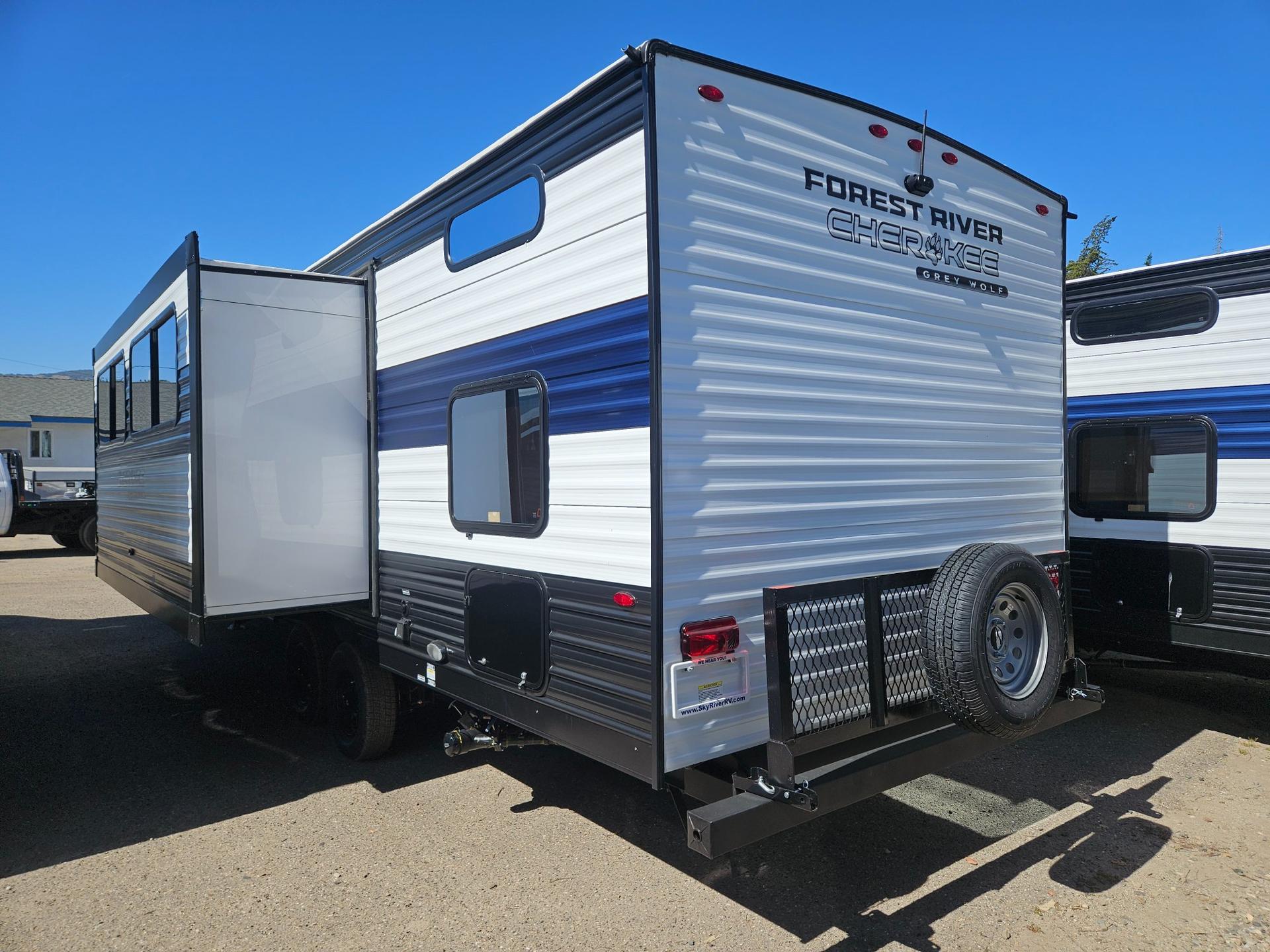 2026 Forest River RV 2026 Forest River RV Cherokee Grey Wolf - thumbnail 4