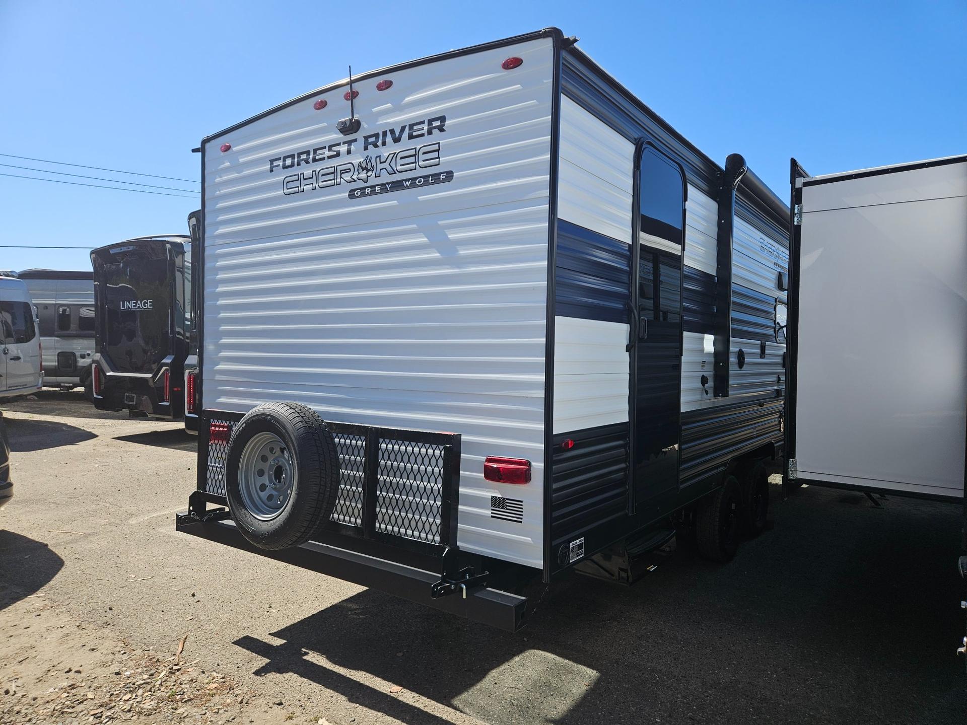 2026 Forest River RV 2026 Forest River RV Cherokee Grey Wolf - thumbnail 3