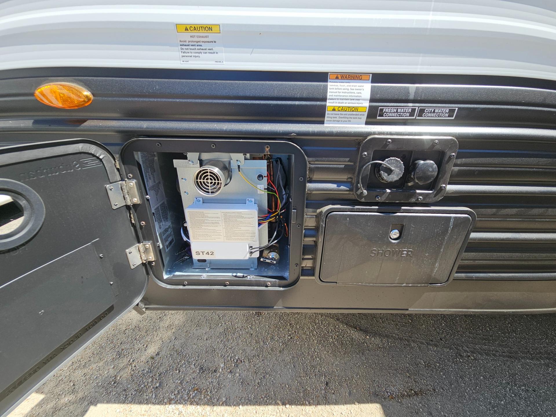 2026 Forest River RV 2026 Forest River RV Cherokee Grey Wolf - thumbnail 20