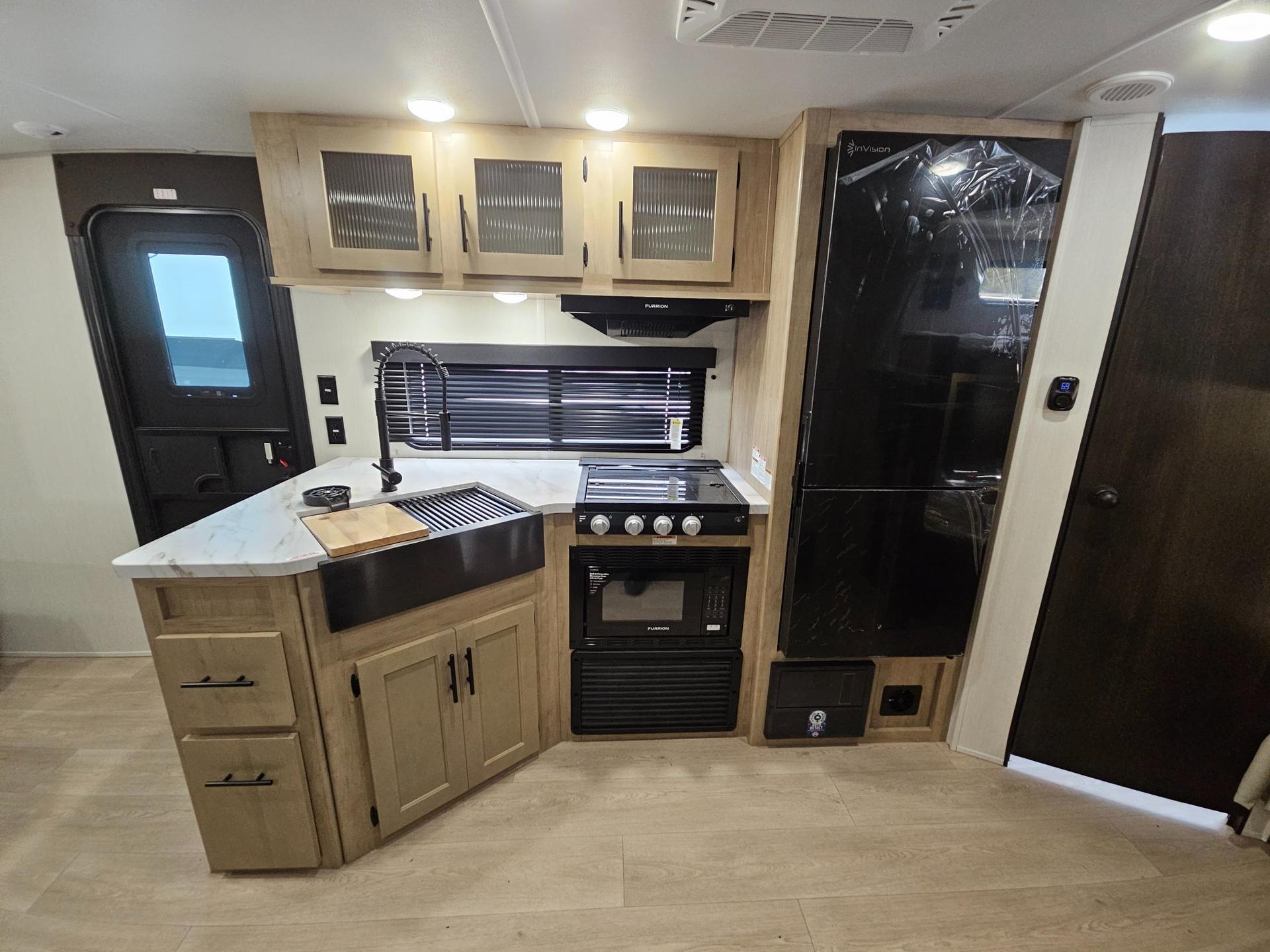 2026 Forest River RV 2026 Forest River RV Cherokee Grey Wolf - thumbnail 27