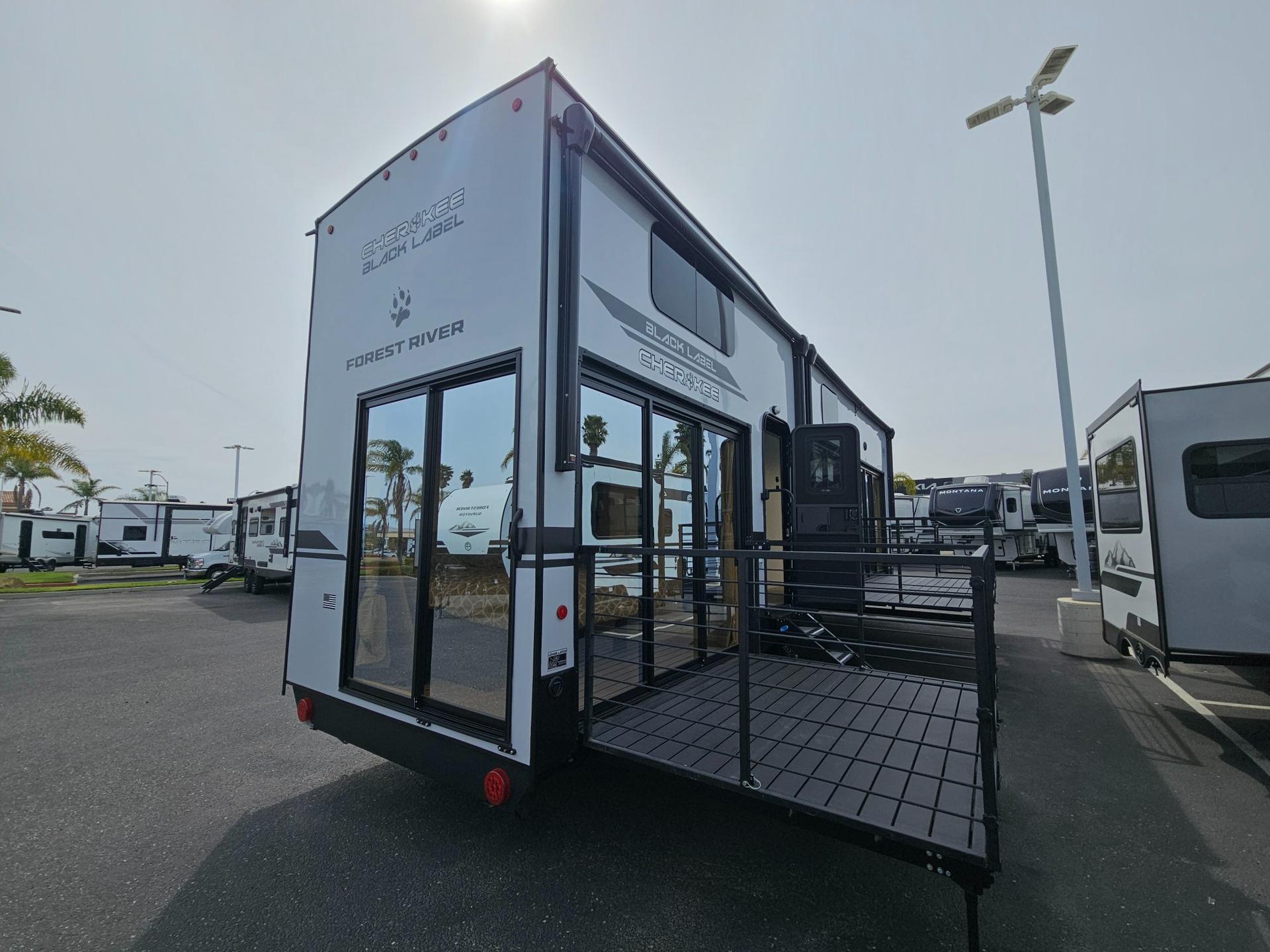 2026 Forest River RV 2026 Forest River RV Cherokee Timberwolf Black Label - thumbnail 3