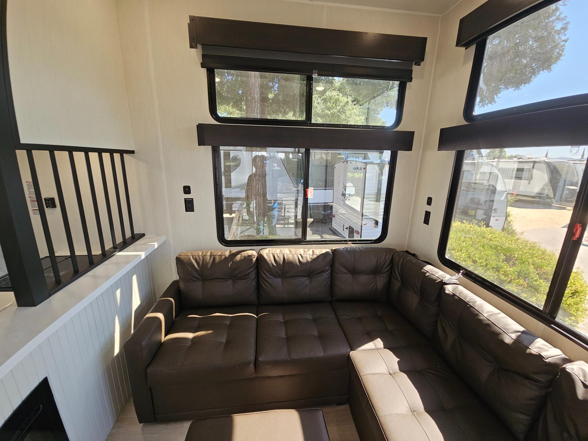 2026 Forest River RV 2026 Forest River RV Cherokee Timberwolf Black Label - thumbnail 9