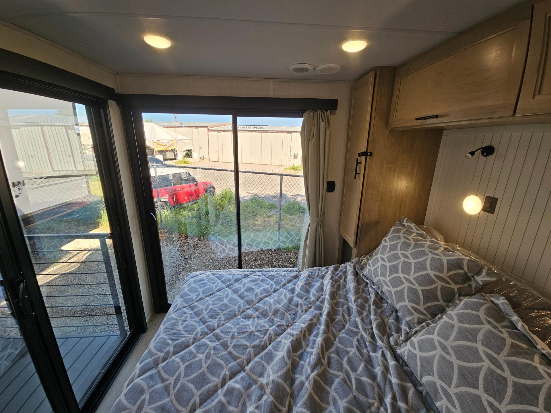 2026 Forest River RV 2026 Forest River RV Cherokee Timberwolf Black Label - thumbnail 35