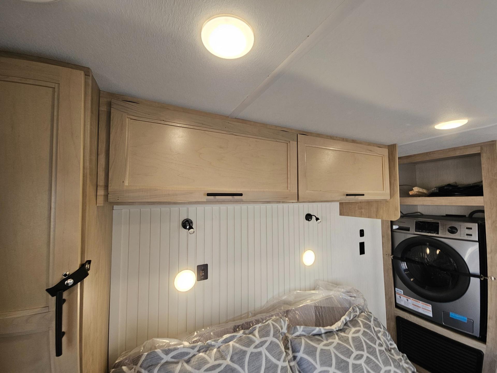 2026 Forest River RV 2026 Forest River RV Cherokee Timberwolf Black Label - thumbnail 38