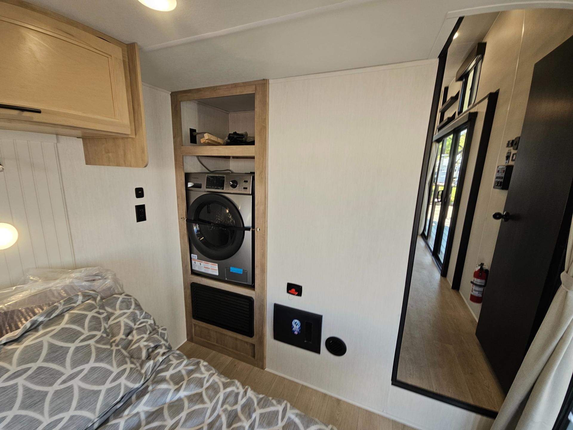 2026 Forest River RV 2026 Forest River RV Cherokee Timberwolf Black Label - thumbnail 39