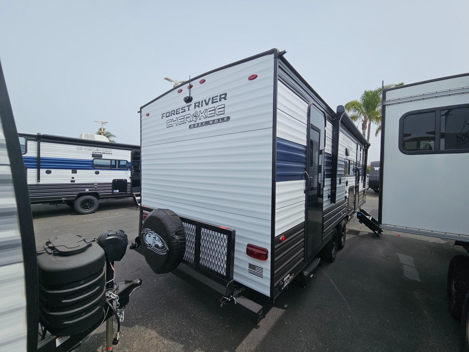 2026 Forest River RV 2026 Forest River RV Cherokee Grey Wolf - thumbnail 3