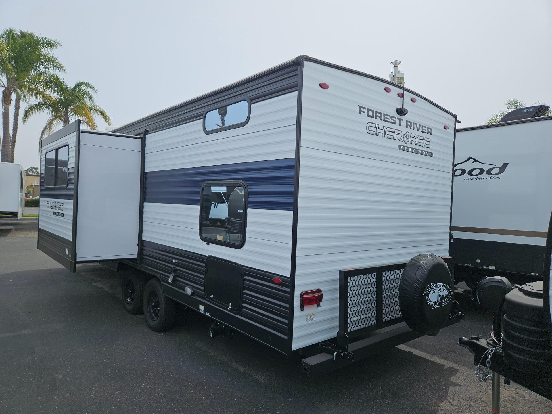 2026 Forest River RV 2026 Forest River RV Cherokee Grey Wolf - thumbnail 4