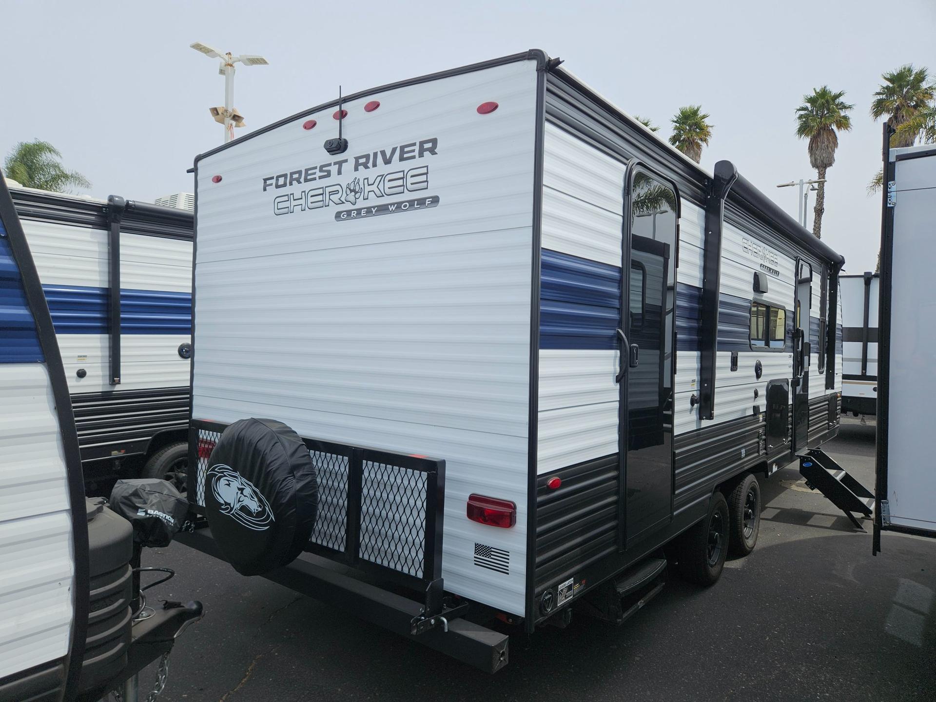 2026 Forest River RV 2026 Forest River RV Cherokee Grey Wolf - thumbnail 3