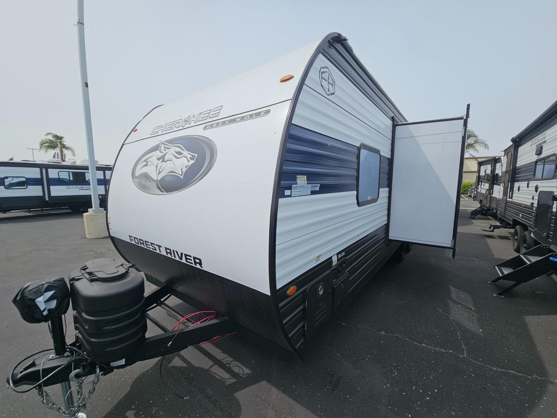 2026 Forest River RV 2026 Forest River RV Cherokee Grey Wolf - thumbnail 5