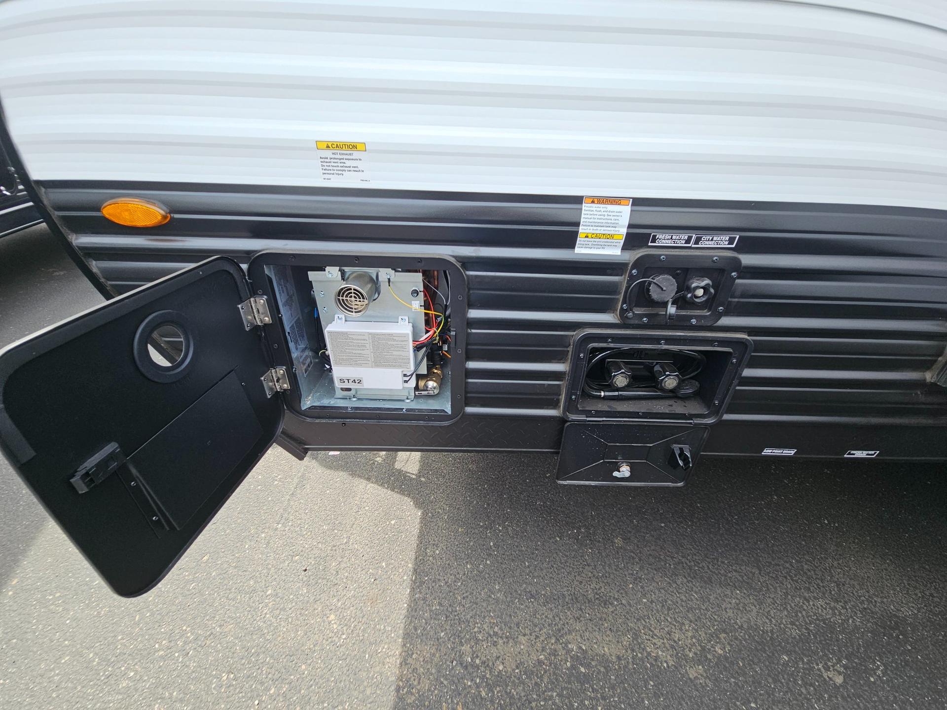 2026 Forest River RV 2026 Forest River RV Cherokee Wolf Pup - thumbnail 43