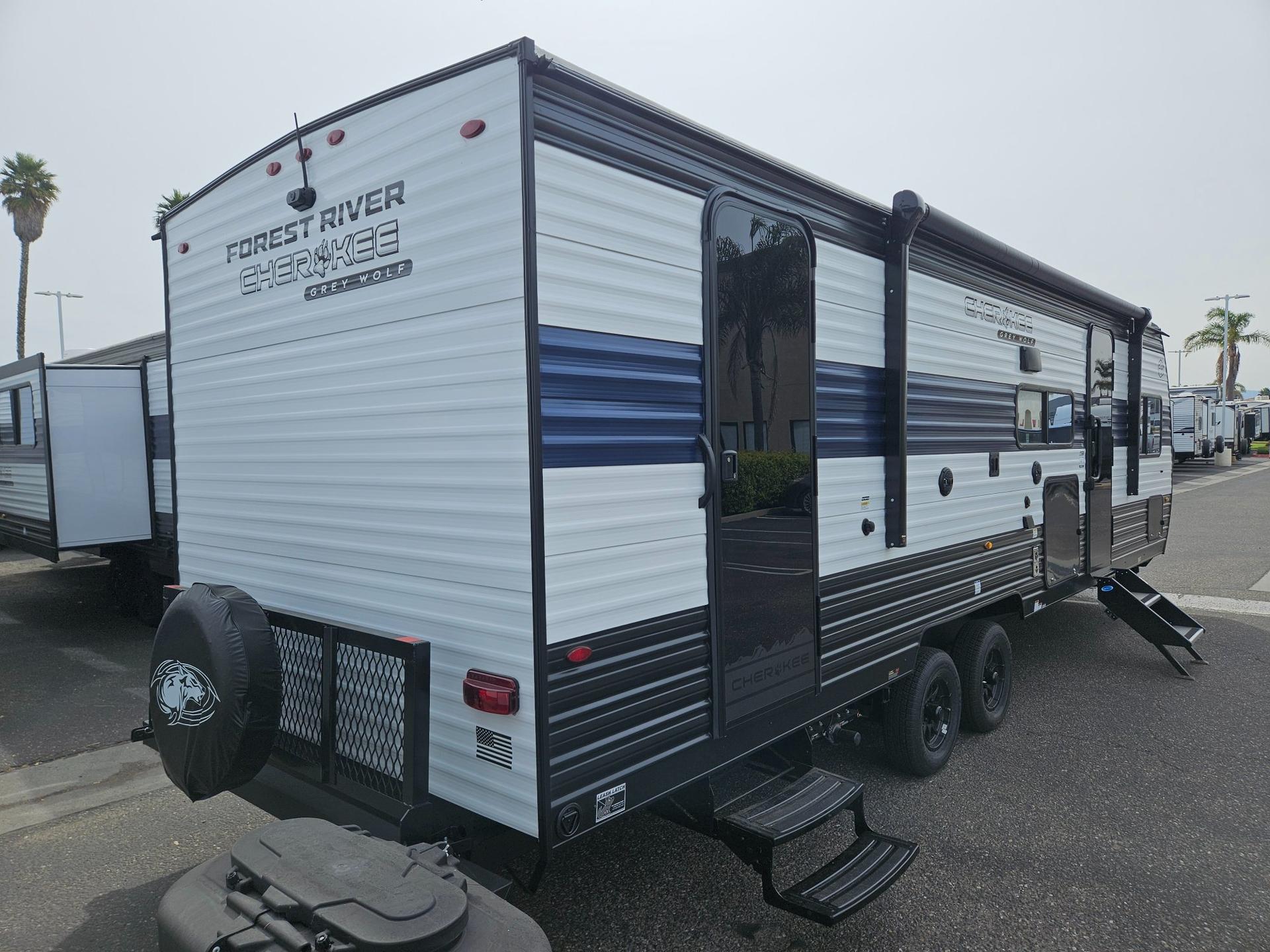 2026 Forest River RV 2026 Forest River RV Cherokee Grey Wolf - thumbnail 3