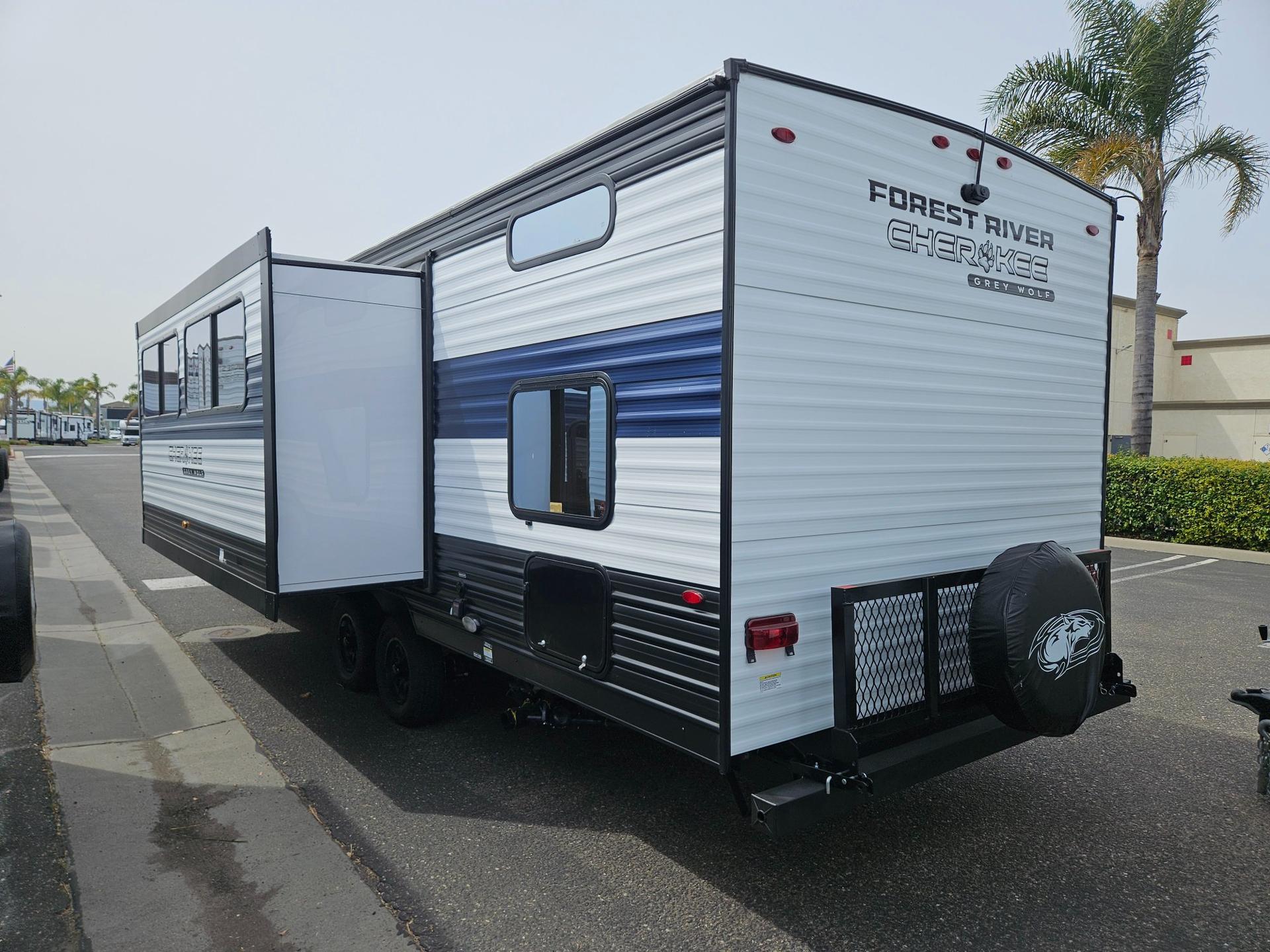 2026 Forest River RV 2026 Forest River RV Cherokee Grey Wolf - thumbnail 4