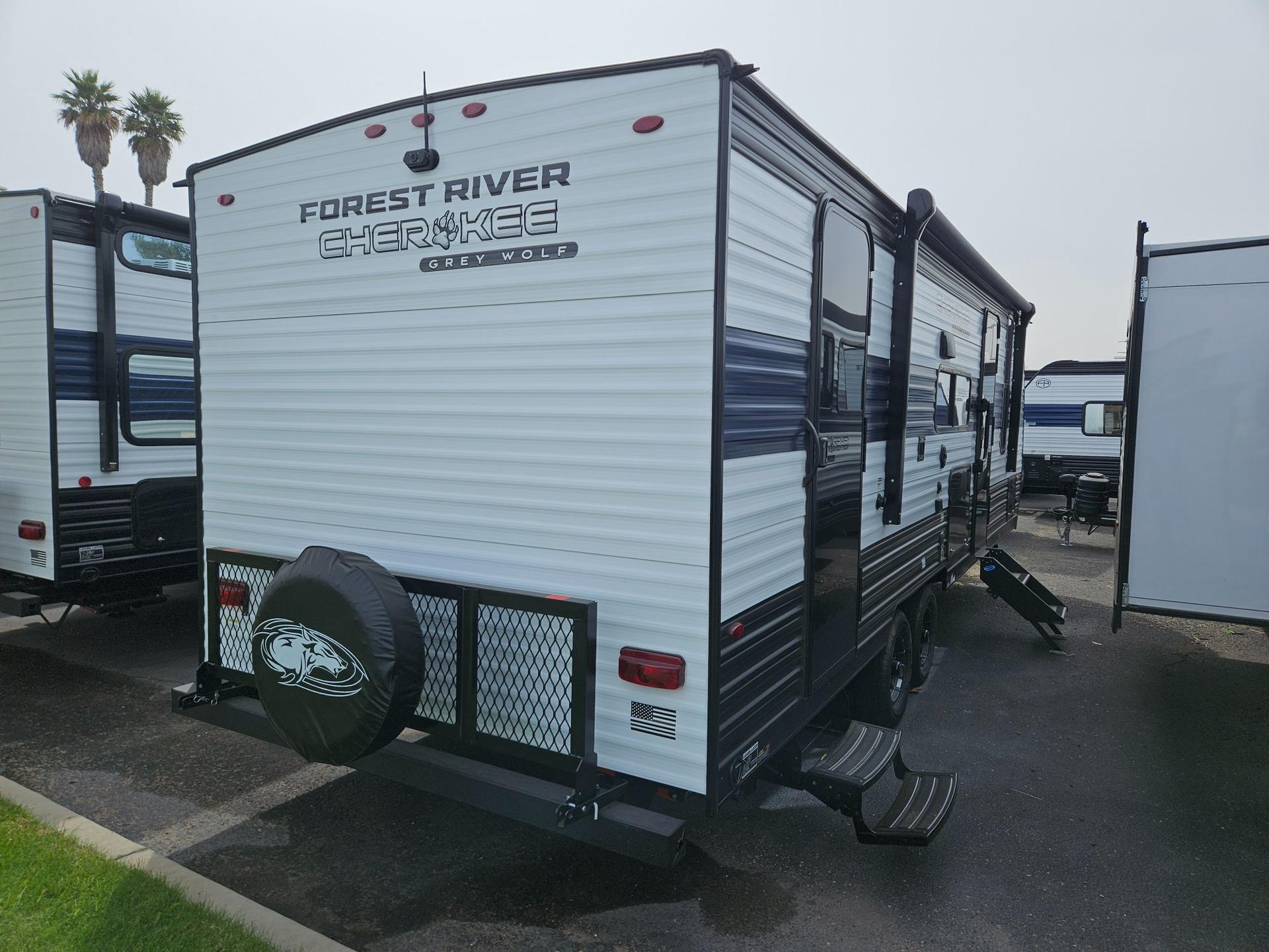 2026 Forest River RV 2026 Forest River RV Cherokee Grey Wolf - thumbnail 3