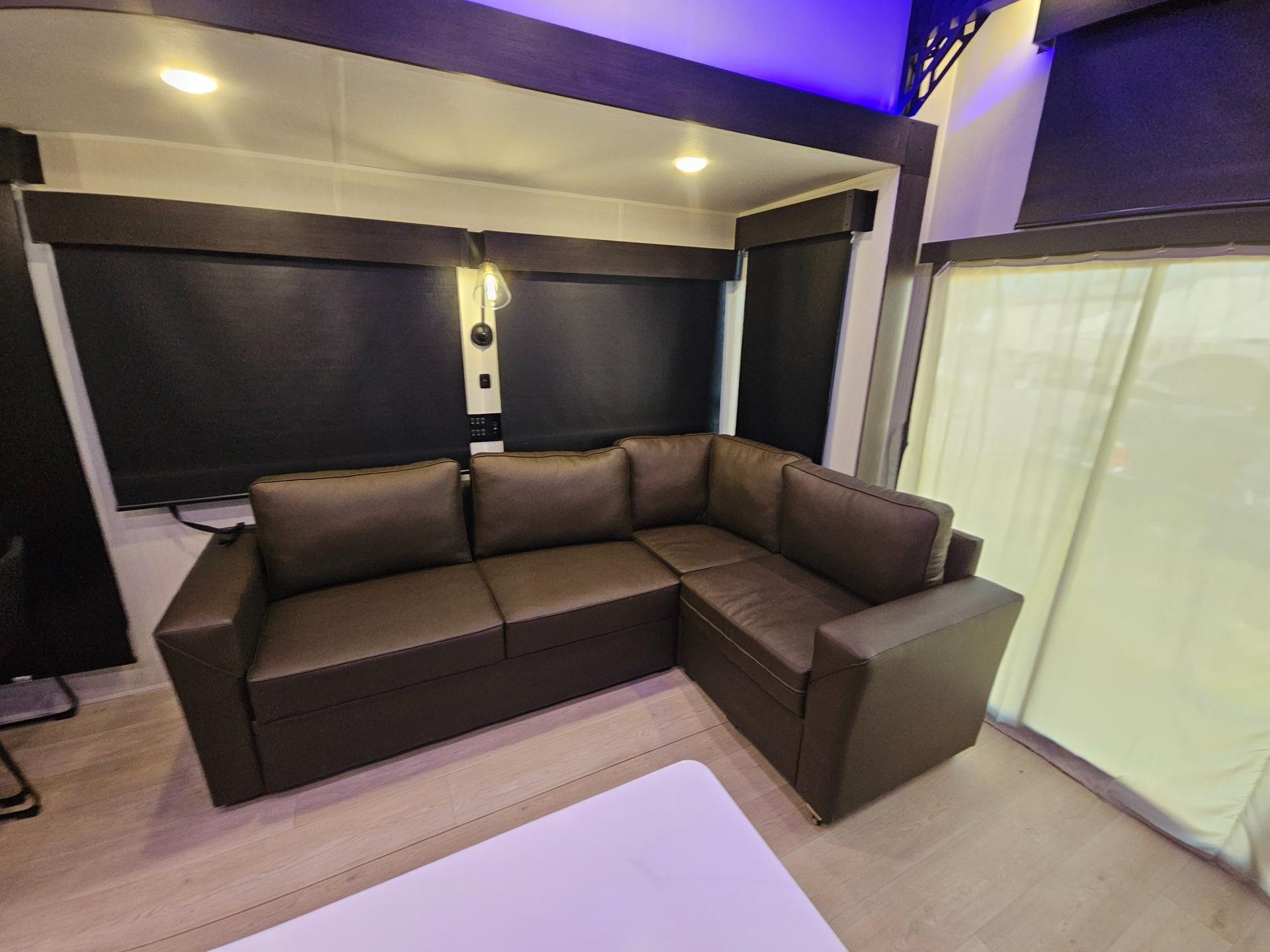 2026 Forest River 2026 Forest River Cherokee Timberwolf Black Label - thumbnail 9