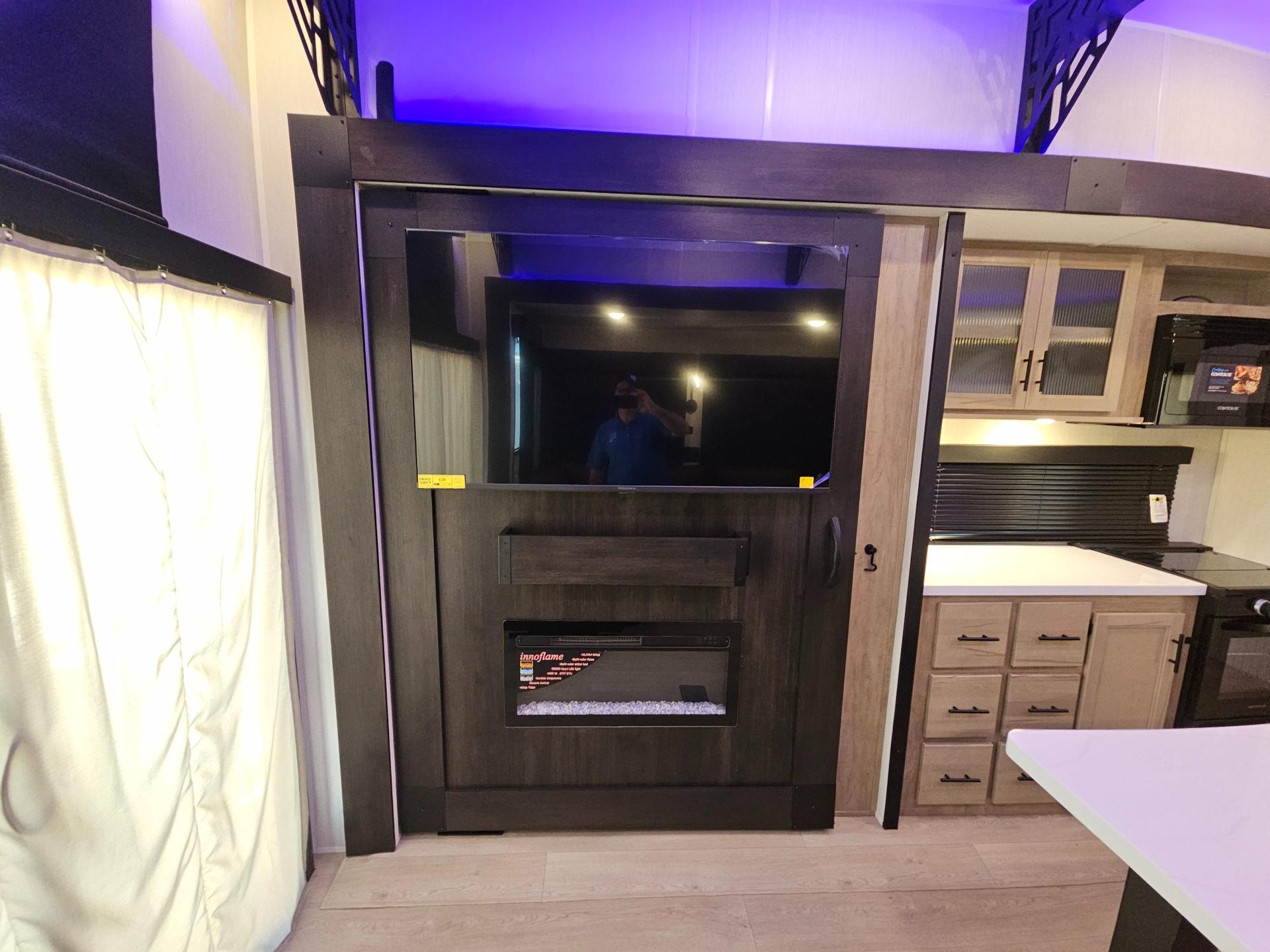 2026 Forest River 2026 Forest River Cherokee Timberwolf Black Label - thumbnail 12