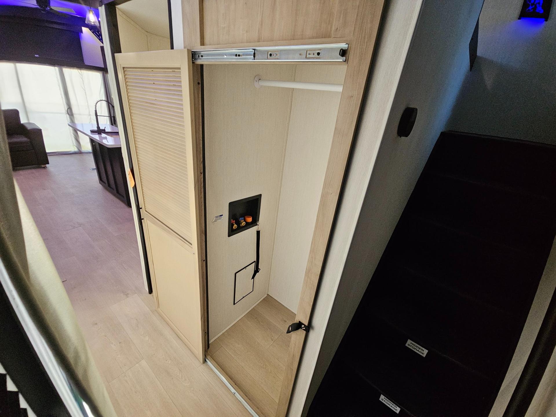 2026 Forest River 2026 Forest River Cherokee Timberwolf Black Label - thumbnail 32