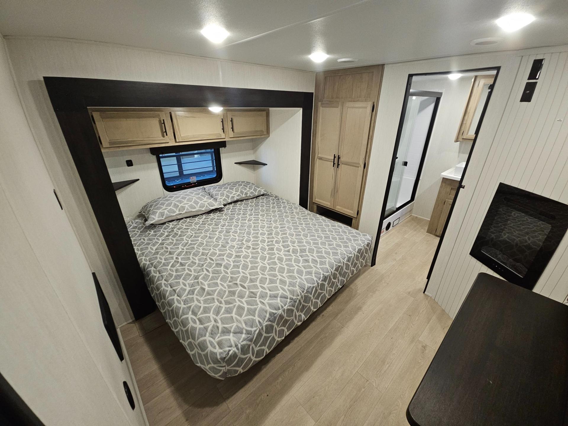 2026 Forest River 2026 Forest River Cherokee Timberwolf Black Label - thumbnail 36