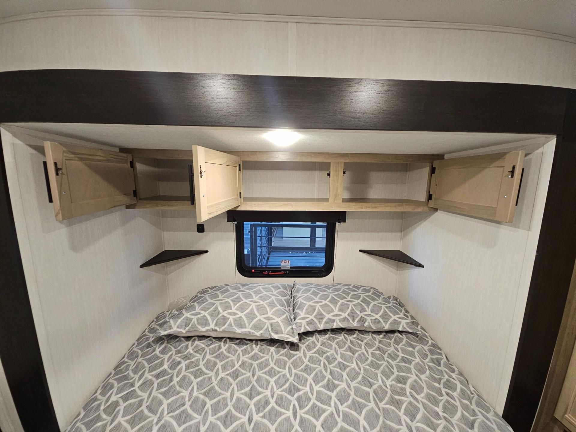 2026 Forest River 2026 Forest River Cherokee Timberwolf Black Label - thumbnail 38