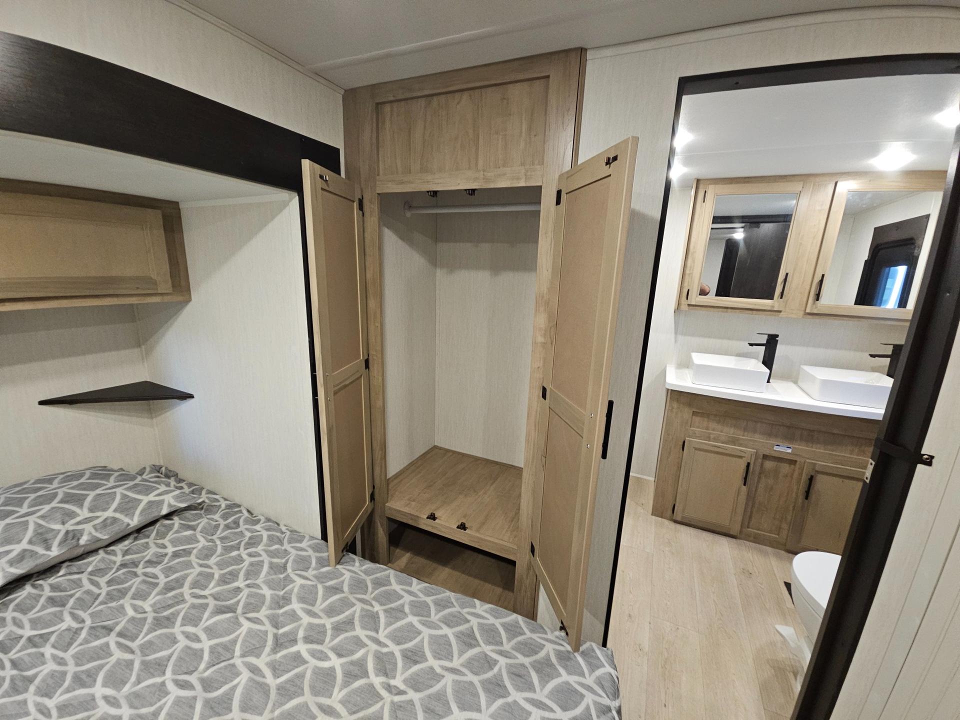 2026 Forest River 2026 Forest River Cherokee Timberwolf Black Label - thumbnail 40