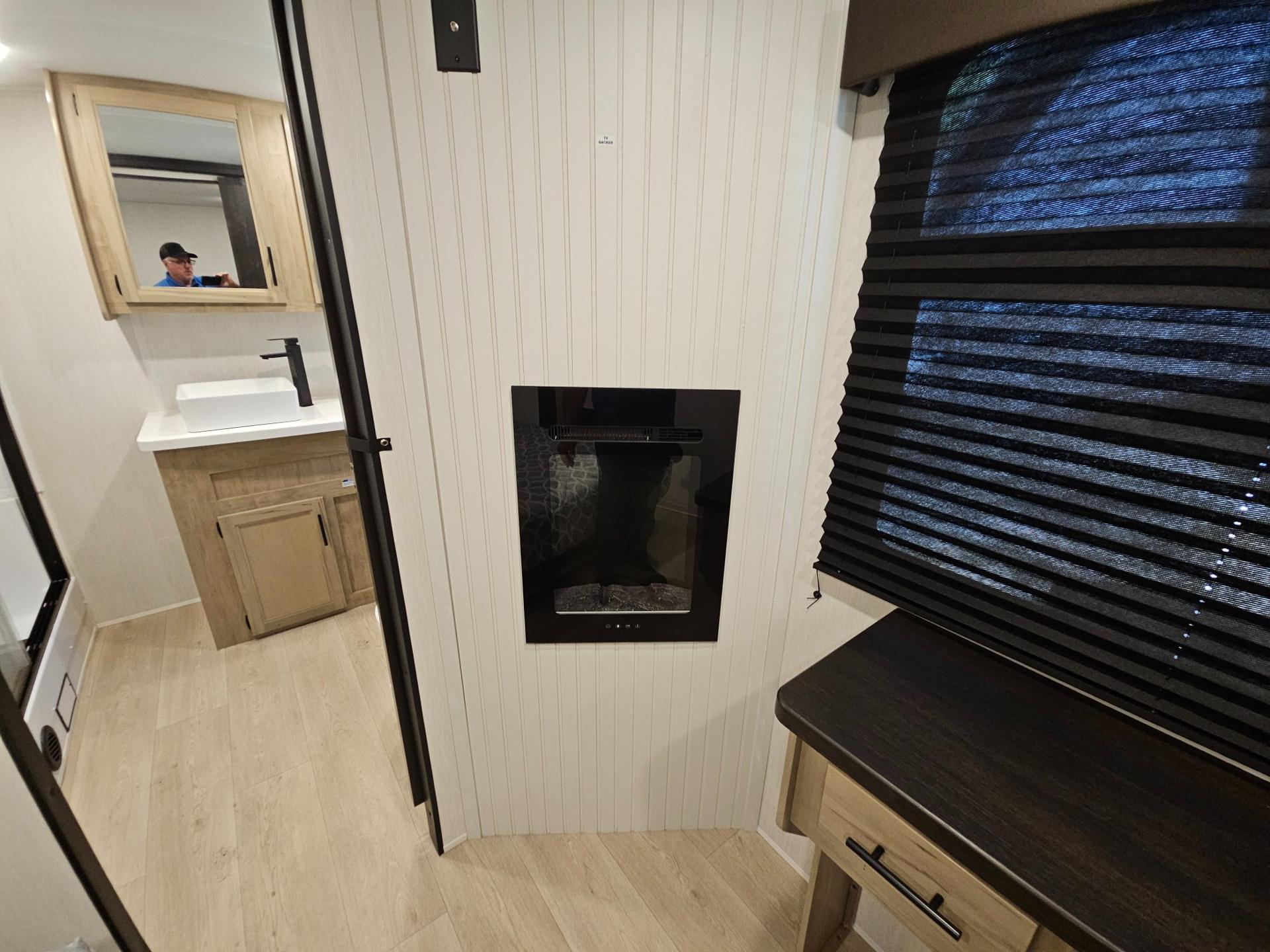 2026 Forest River 2026 Forest River Cherokee Timberwolf Black Label - thumbnail 42