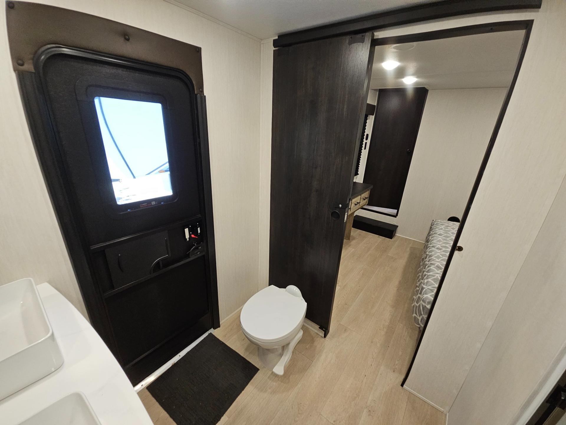 2026 Forest River 2026 Forest River Cherokee Timberwolf Black Label - thumbnail 44