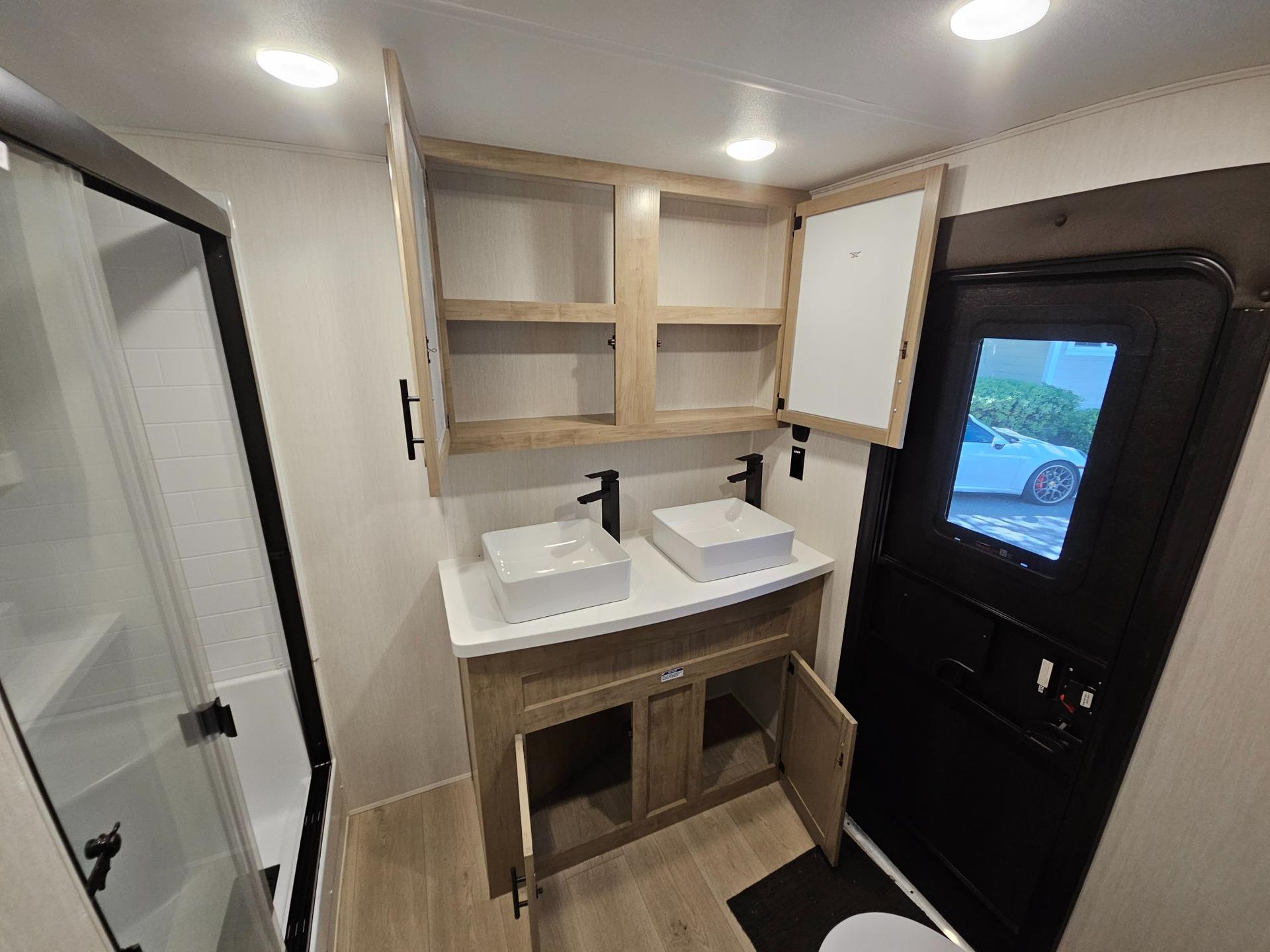 2026 Forest River 2026 Forest River Cherokee Timberwolf Black Label - thumbnail 46