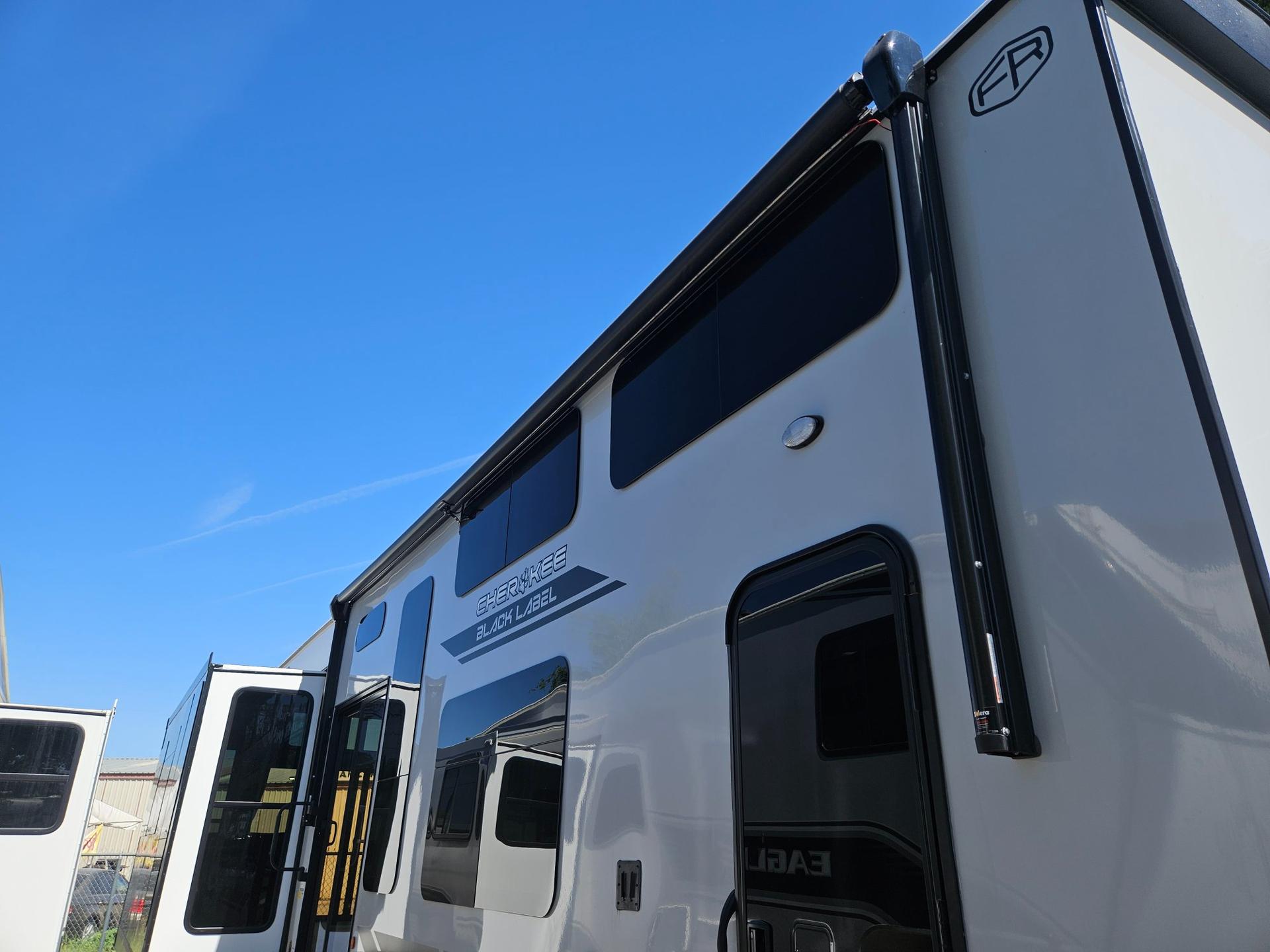 2026 Forest River 2026 Forest River Cherokee Timberwolf Black Label - thumbnail 53