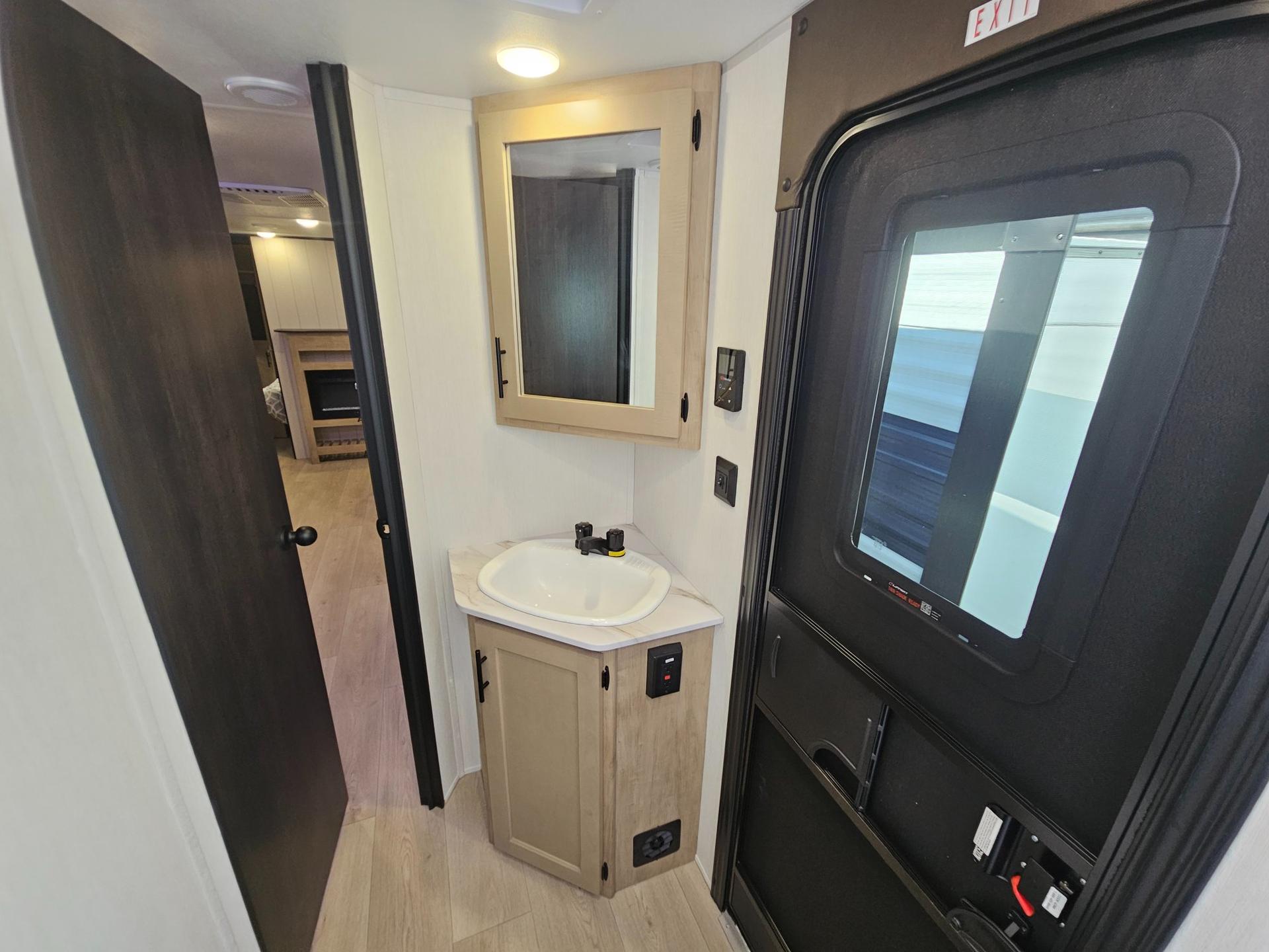 2026 Forest River RV 2026 Forest River RV Cherokee Grey Wolf - thumbnail 30