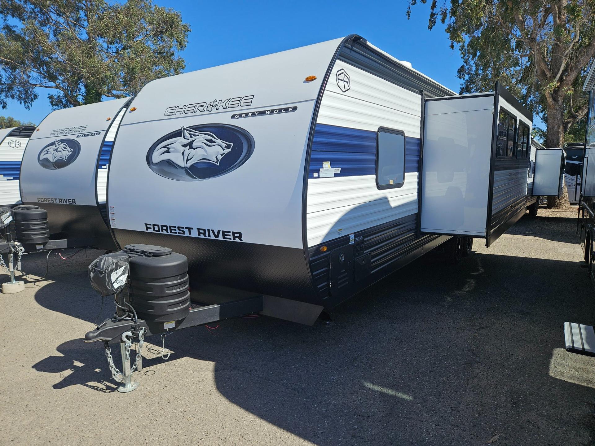 2026 Forest River RV 2026 Forest River RV Cherokee Grey Wolf - thumbnail 5