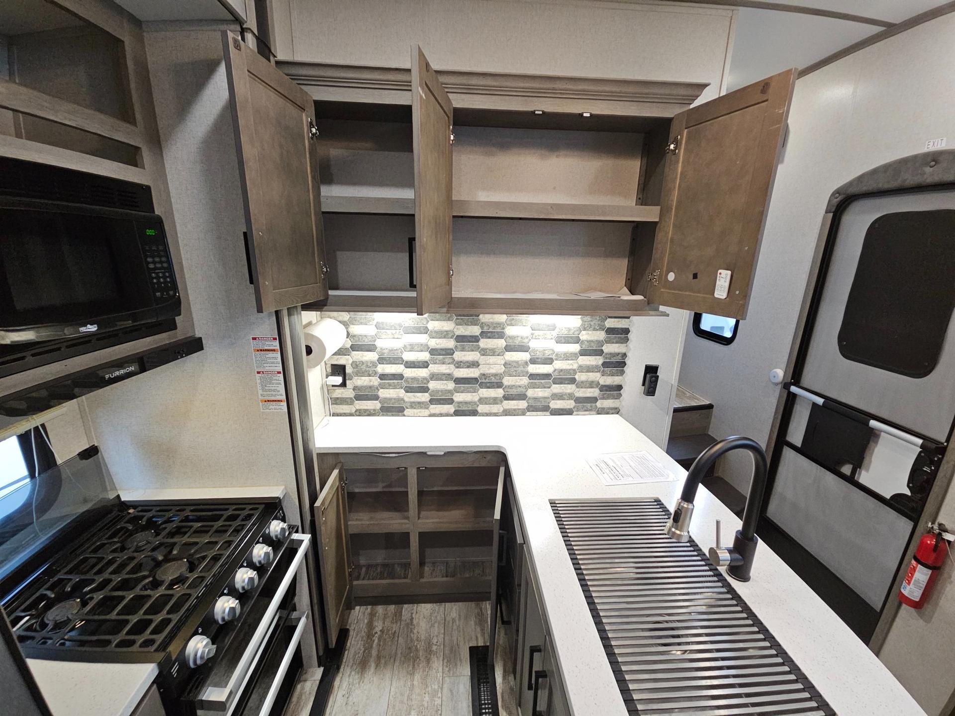 2021 Keystone RV 2021 Keystone RV Carbon - thumbnail 18