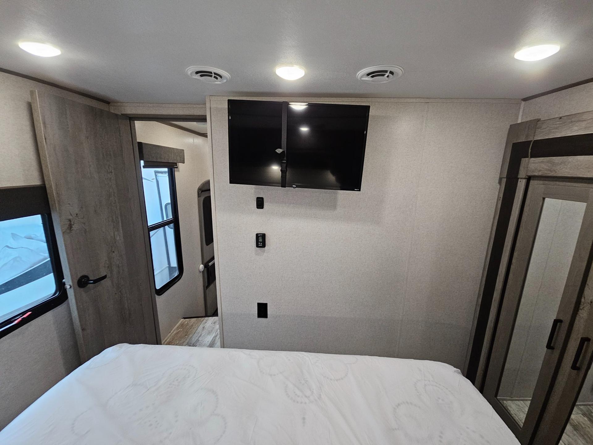 2021 Keystone RV 2021 Keystone RV Carbon - thumbnail 35