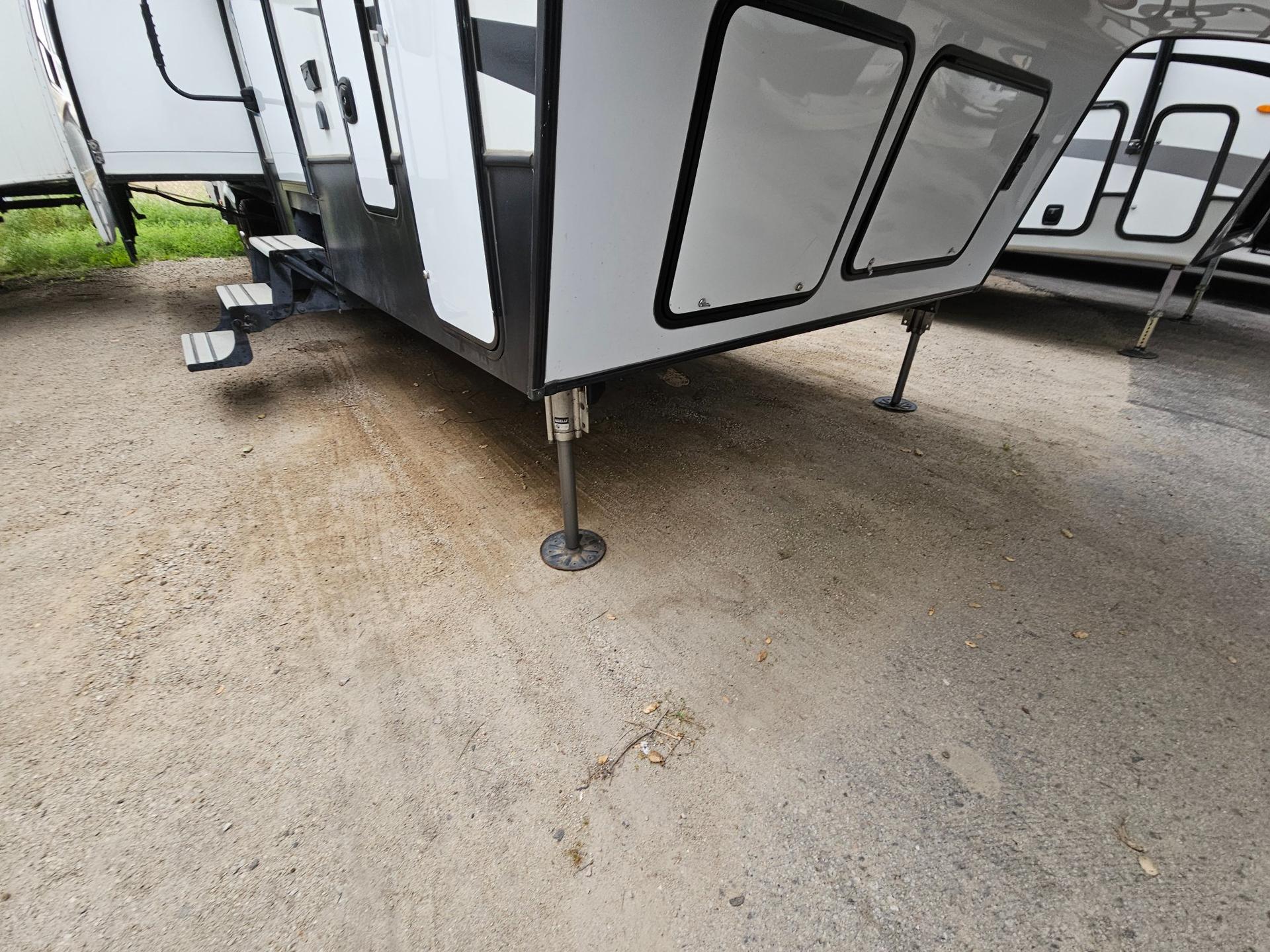 2021 Keystone RV 2021 Keystone RV Carbon - thumbnail 47