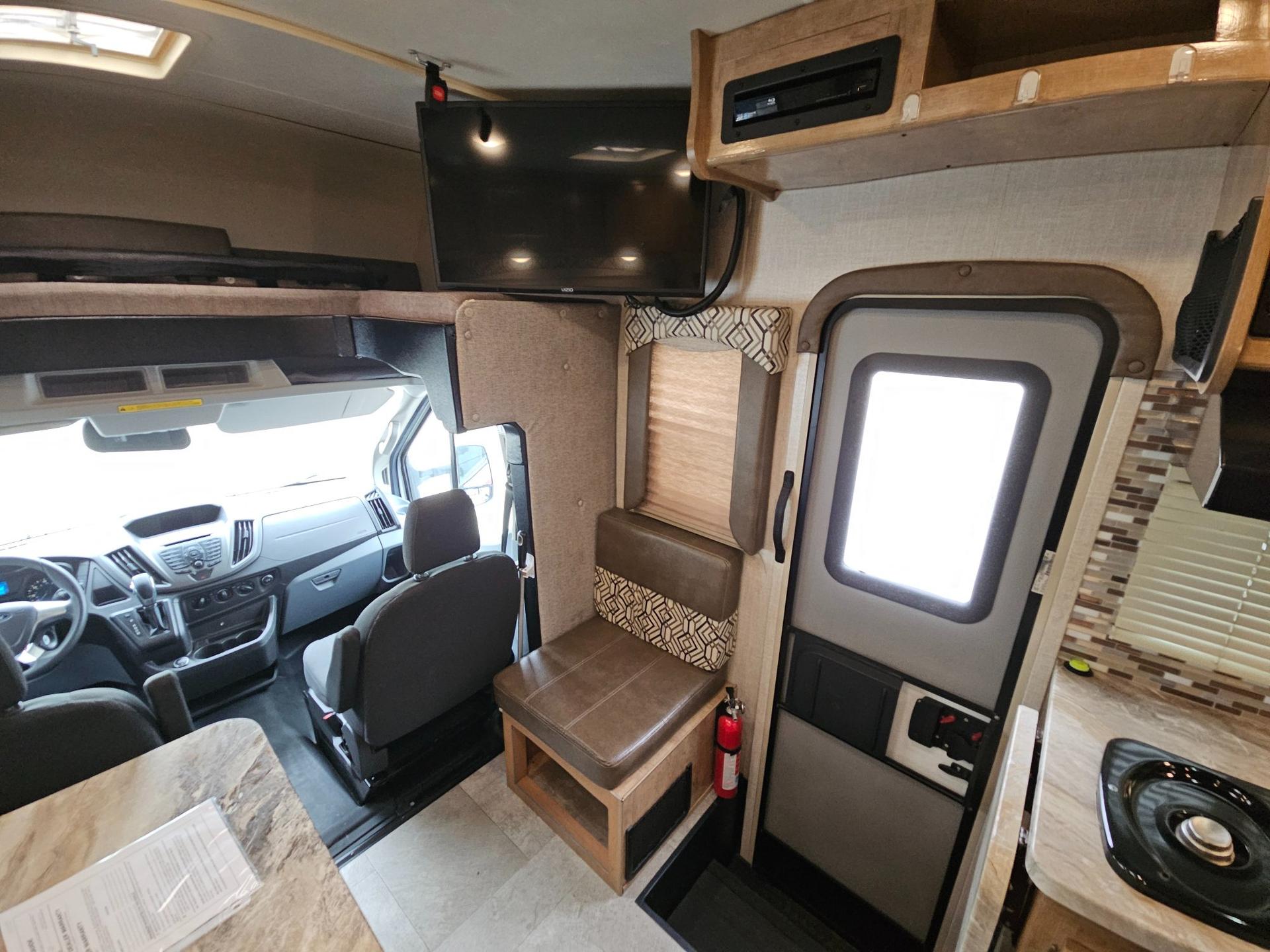 2020 Coachmen 2020 Coachmen Leprechaun - thumbnail 10