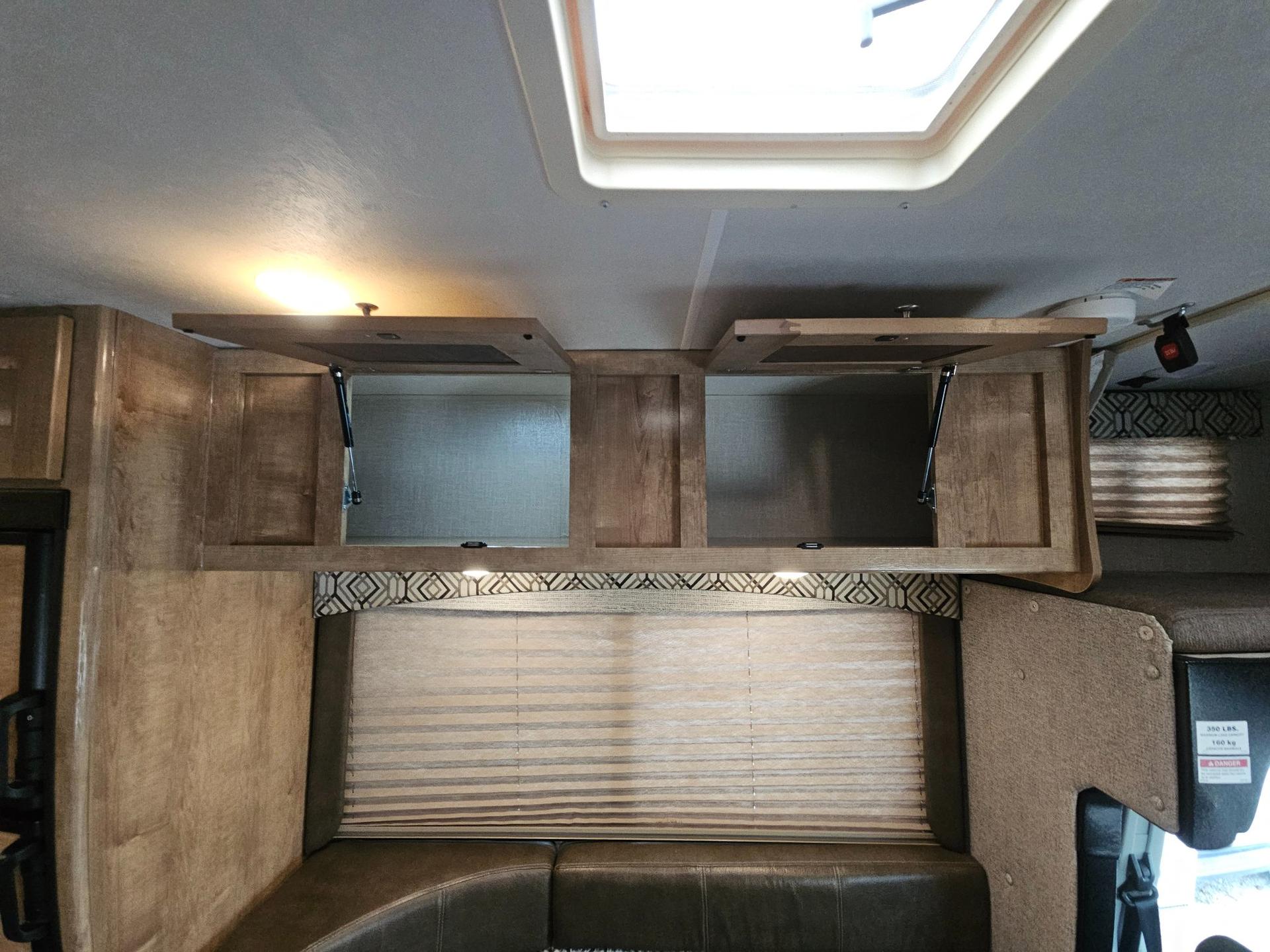 2020 Coachmen 2020 Coachmen Leprechaun - thumbnail 12