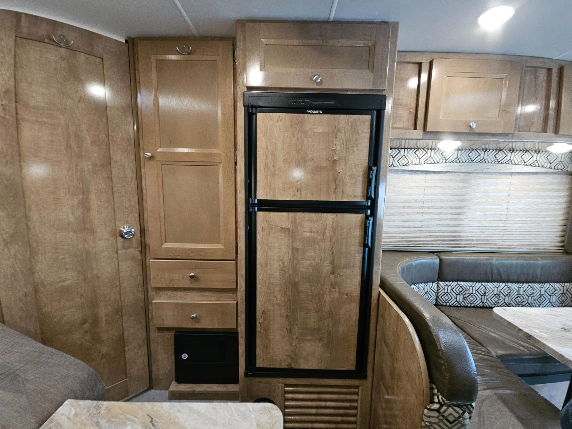 2020 Coachmen 2020 Coachmen Leprechaun - thumbnail 22