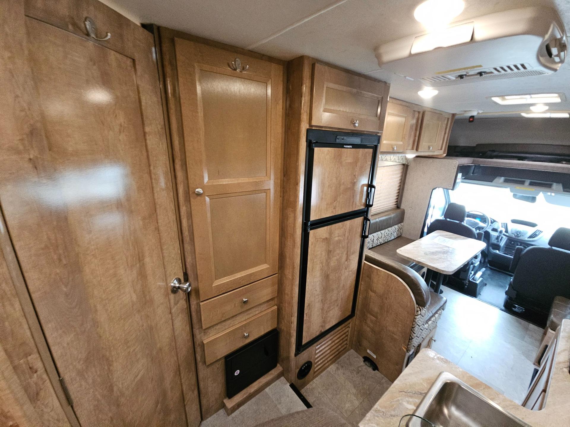 2020 Coachmen 2020 Coachmen Leprechaun - thumbnail 24