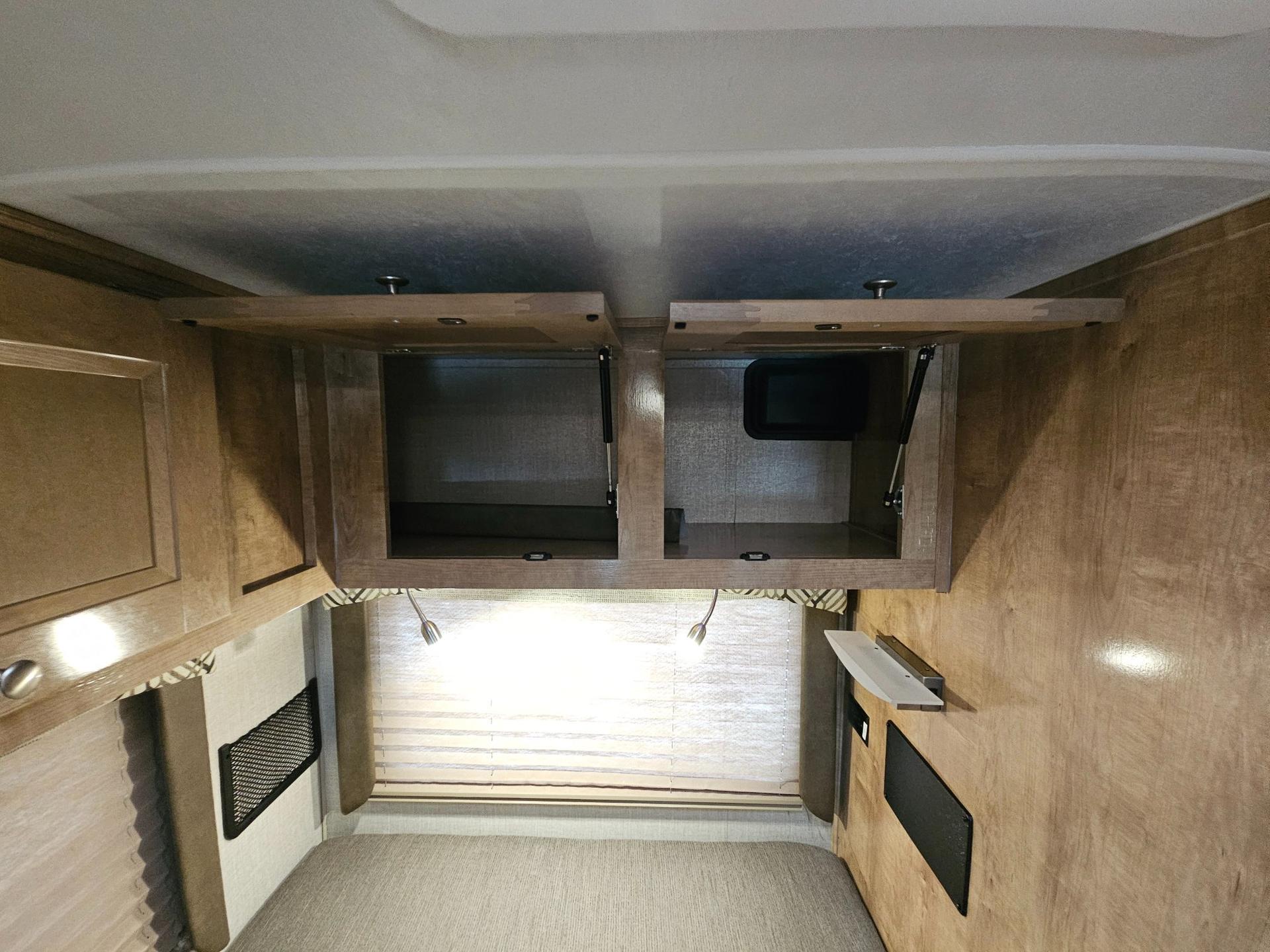 2020 Coachmen 2020 Coachmen Leprechaun - thumbnail 25