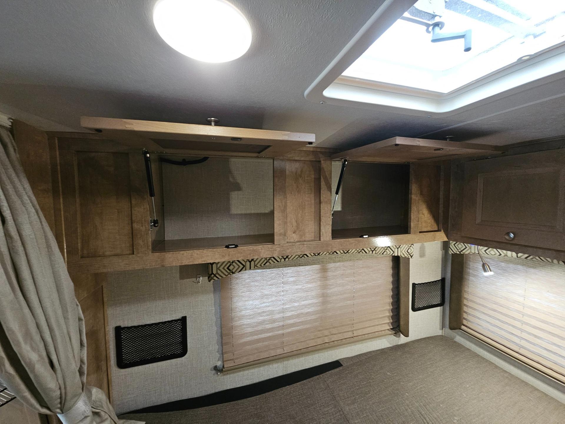 2020 Coachmen 2020 Coachmen Leprechaun - thumbnail 26