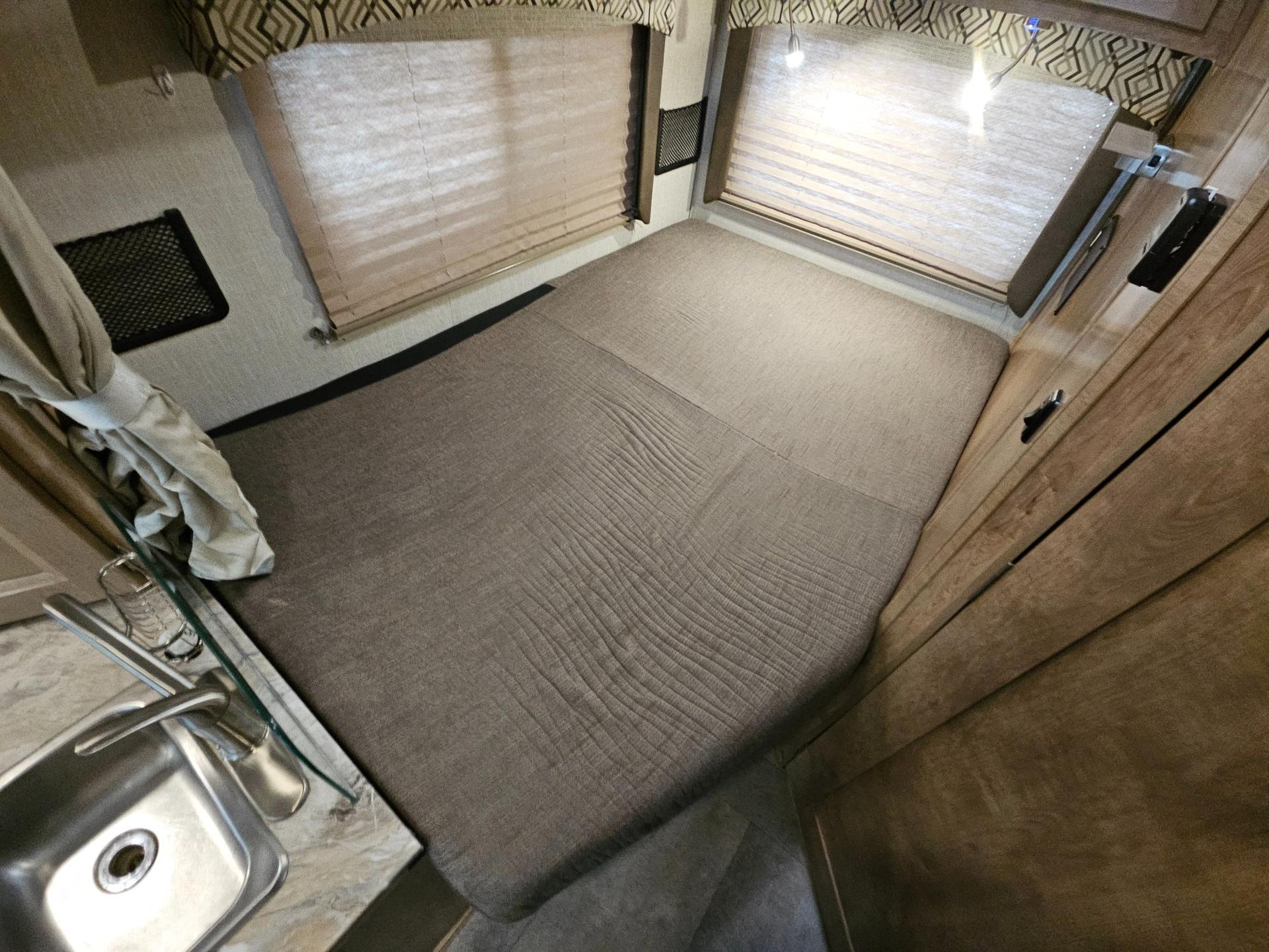 2020 Coachmen 2020 Coachmen Leprechaun - thumbnail 27