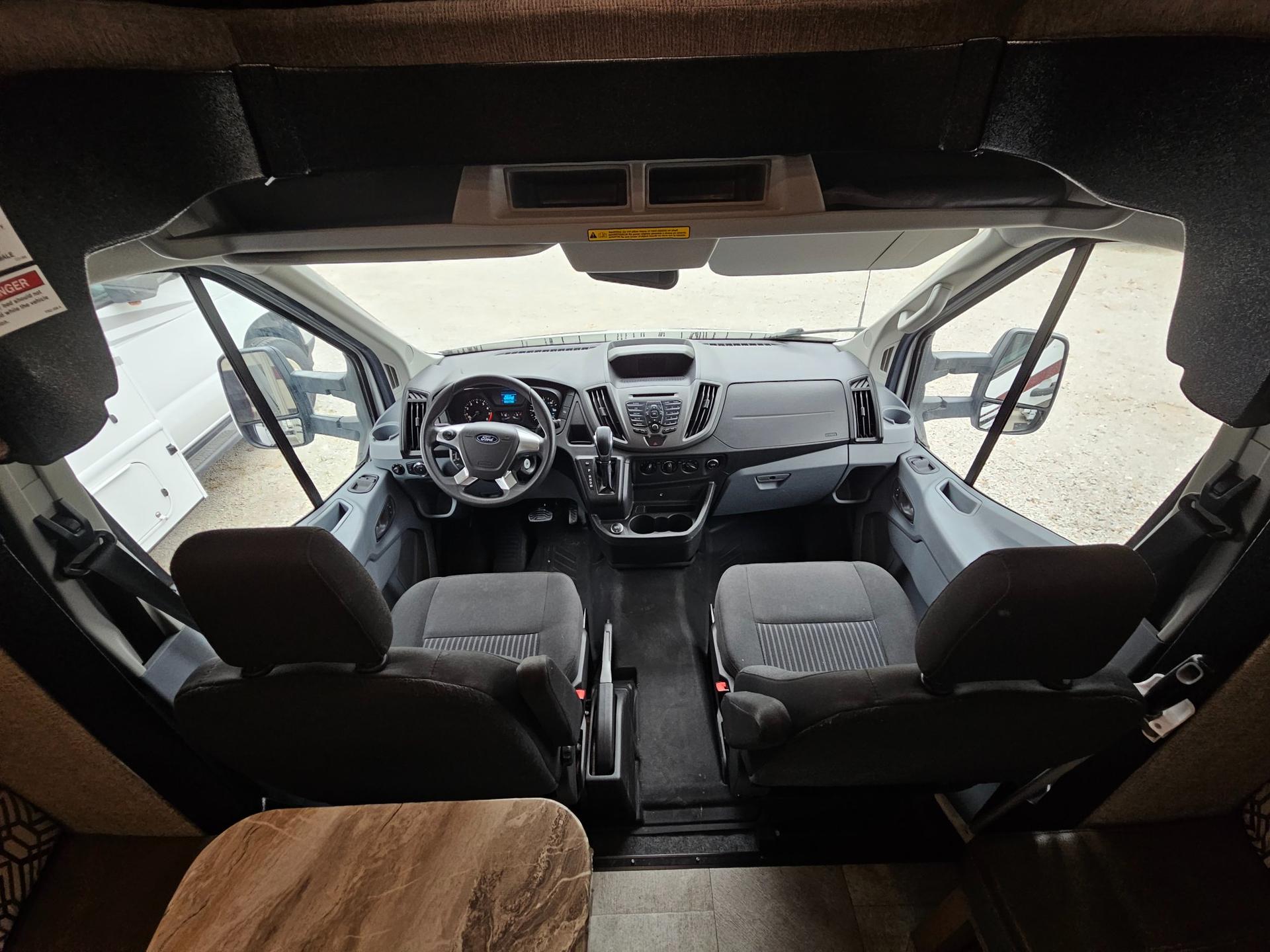 2020 Coachmen 2020 Coachmen Leprechaun - thumbnail 34