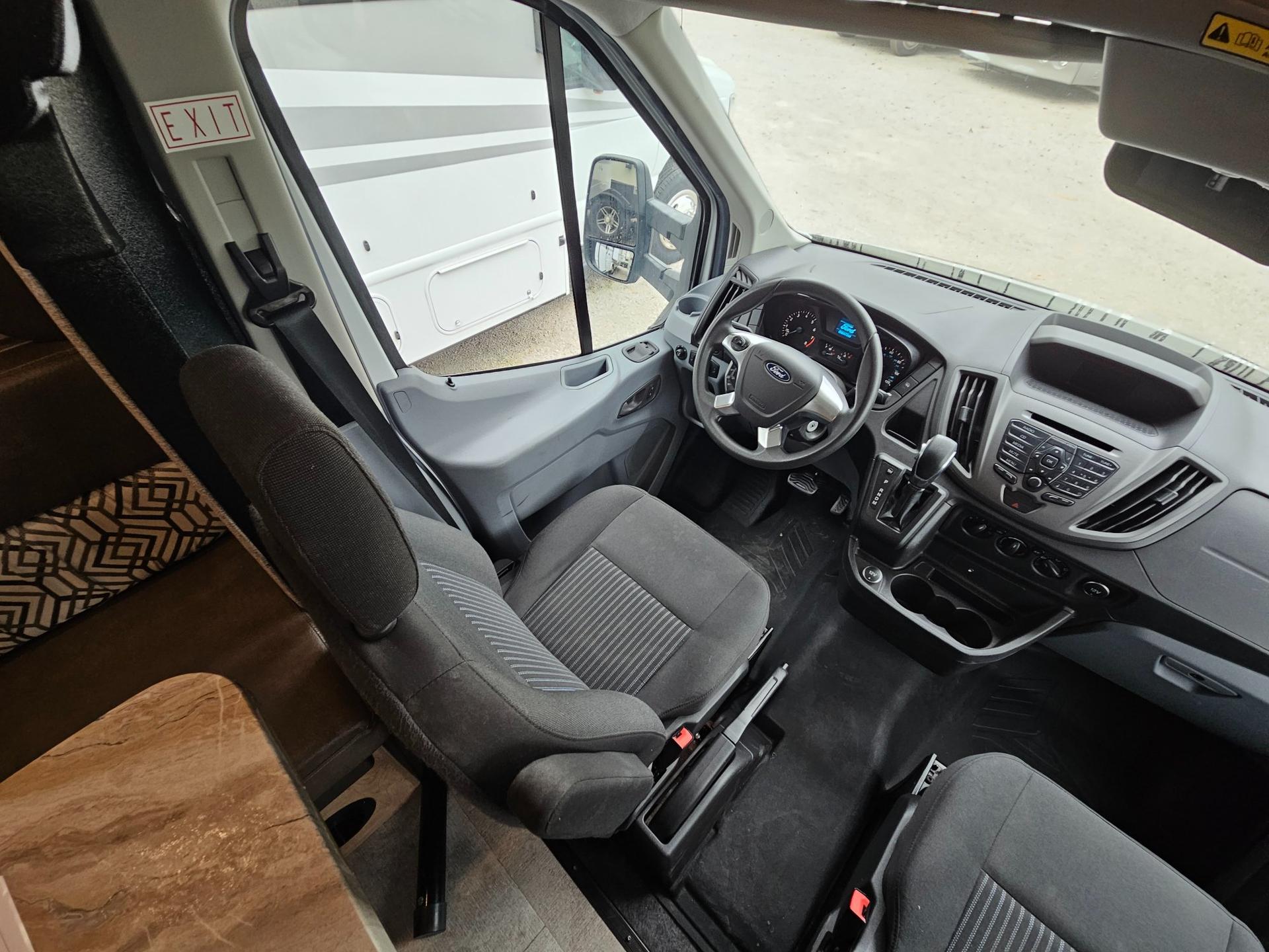 2020 Coachmen 2020 Coachmen Leprechaun - thumbnail 35