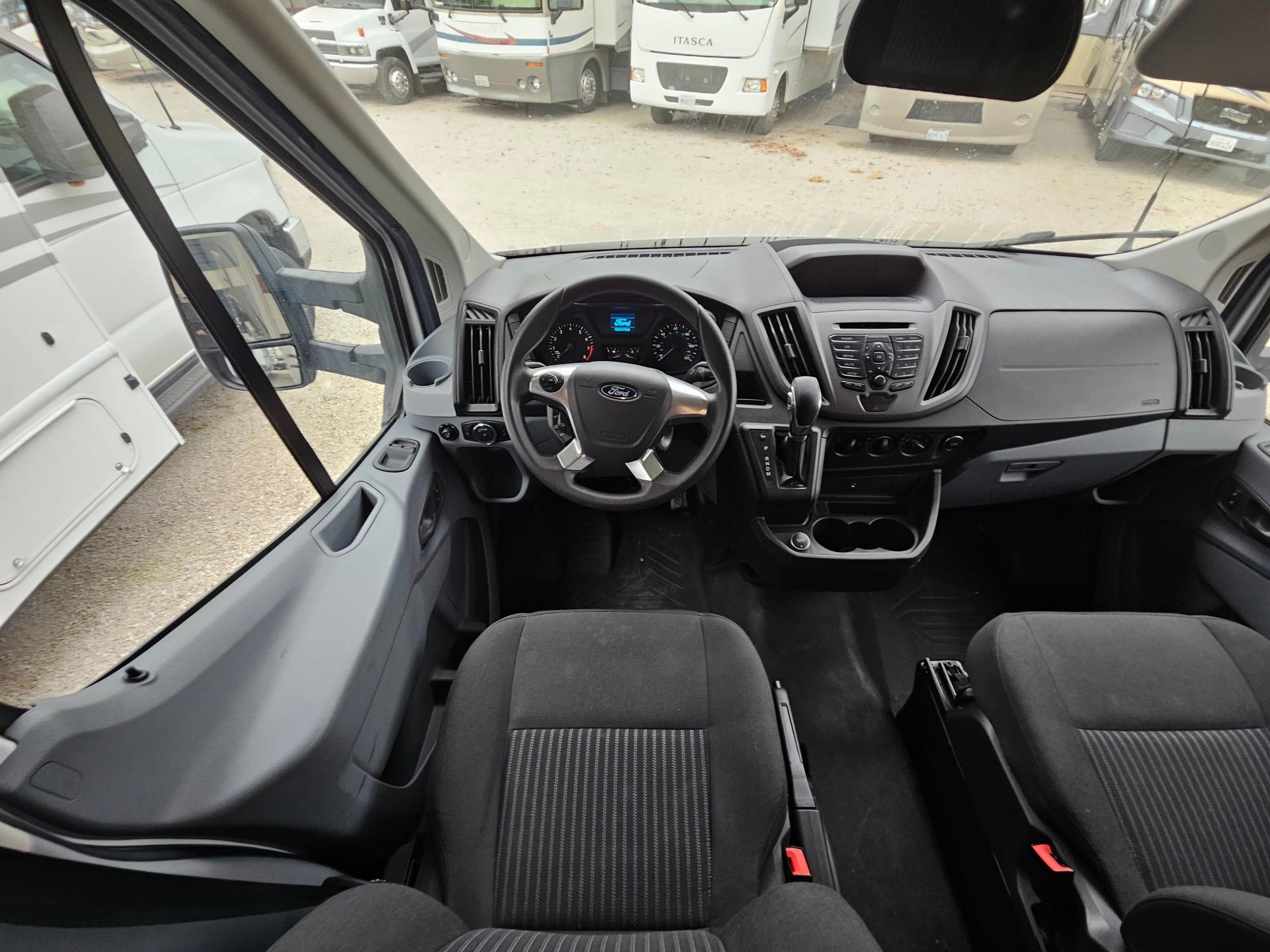 2020 Coachmen 2020 Coachmen Leprechaun - thumbnail 37