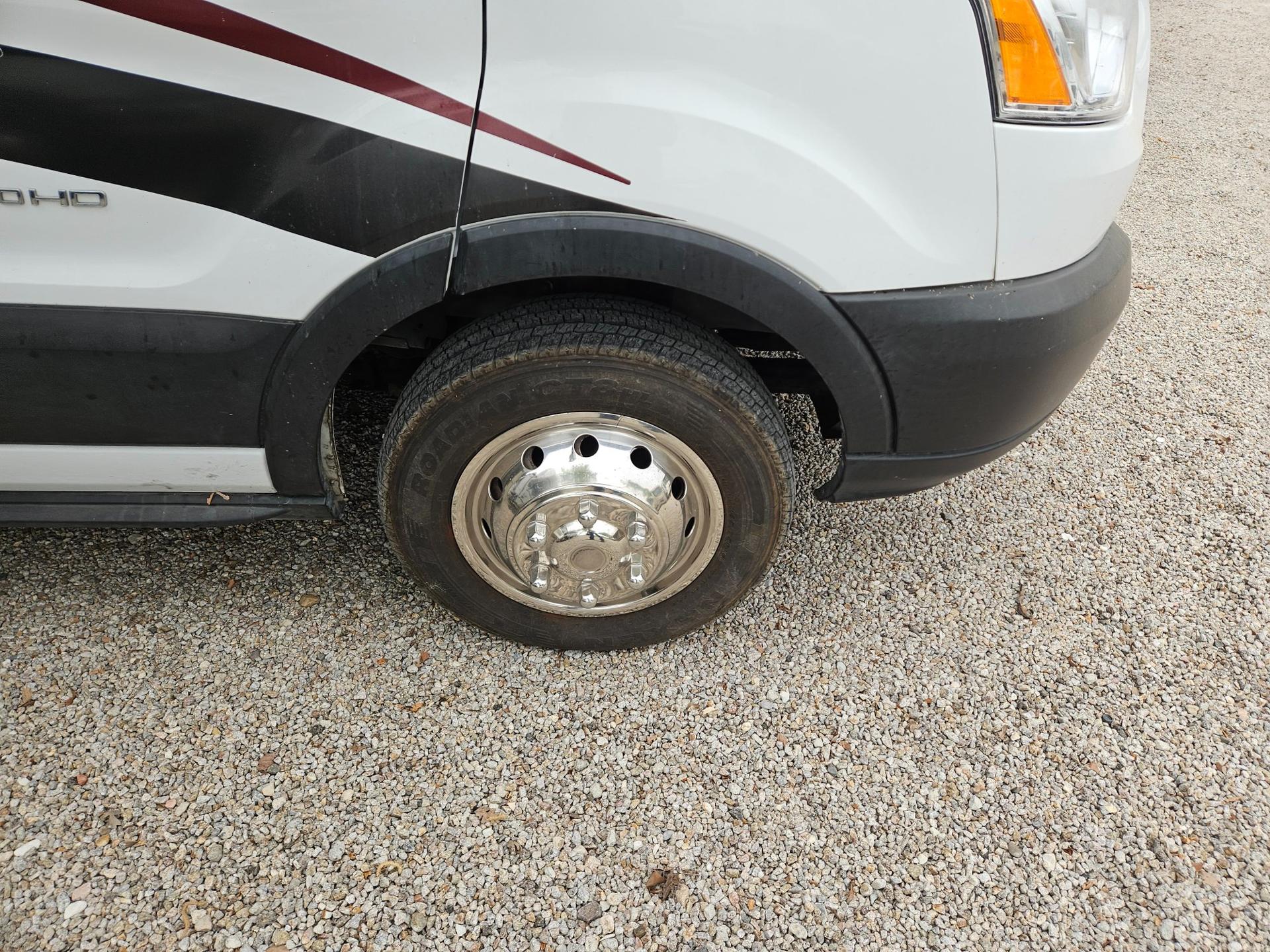 2020 Coachmen 2020 Coachmen Leprechaun - thumbnail 38