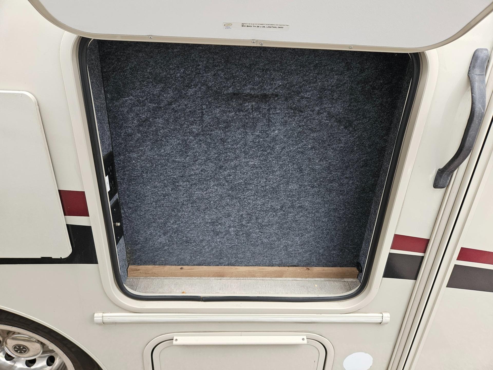 2020 Coachmen 2020 Coachmen Leprechaun - thumbnail 42