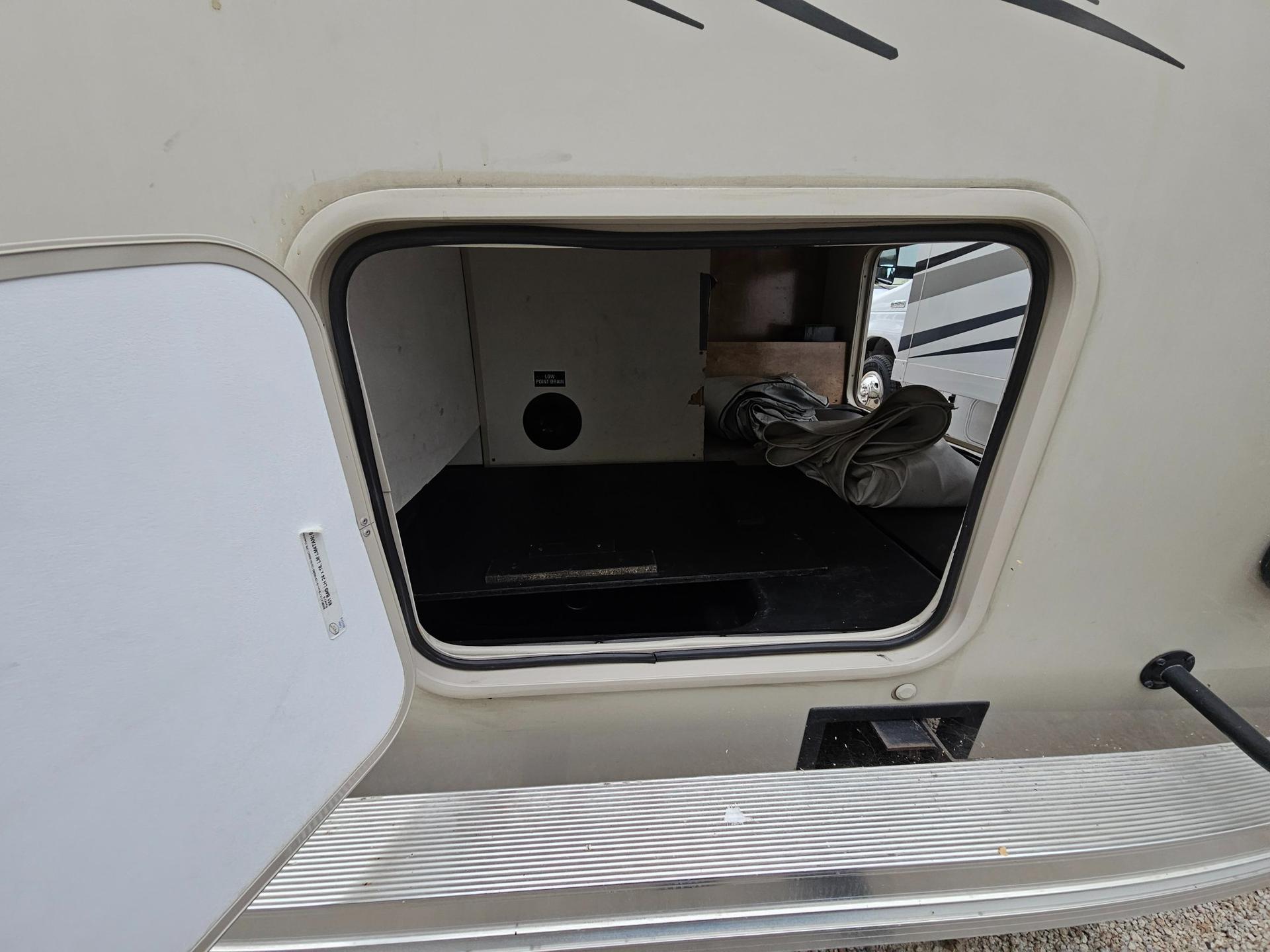 2020 Coachmen 2020 Coachmen Leprechaun - thumbnail 46