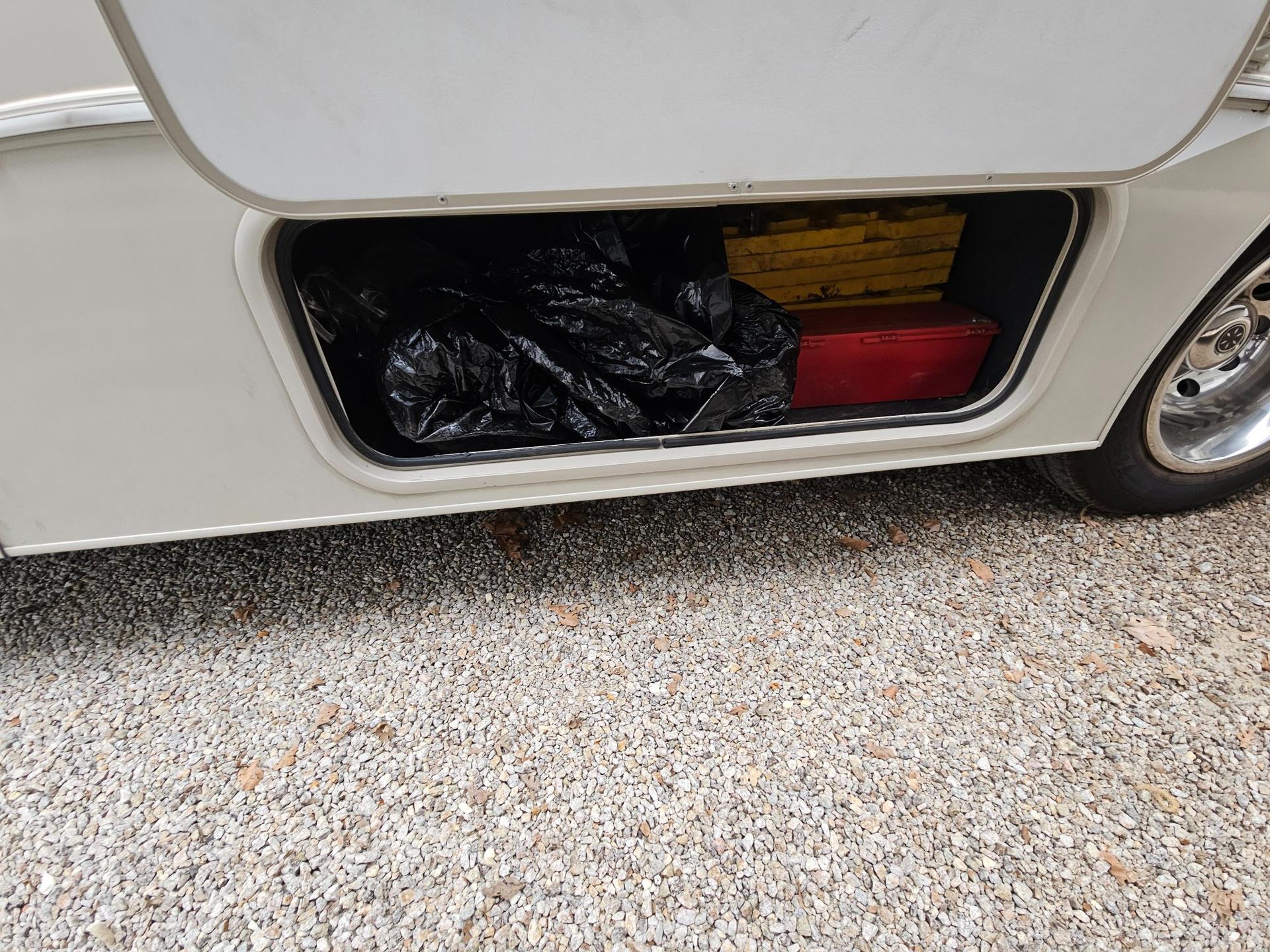 2020 Coachmen 2020 Coachmen Leprechaun - thumbnail 48