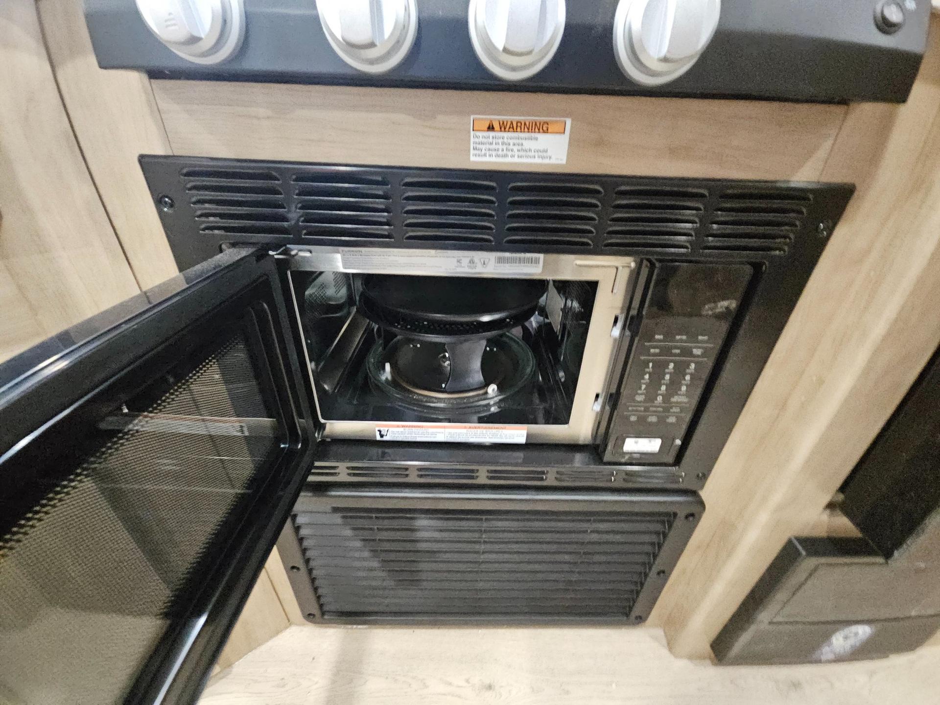 2026 Forest River RV 2026 Forest River RV Cherokee Grey Wolf - thumbnail 17